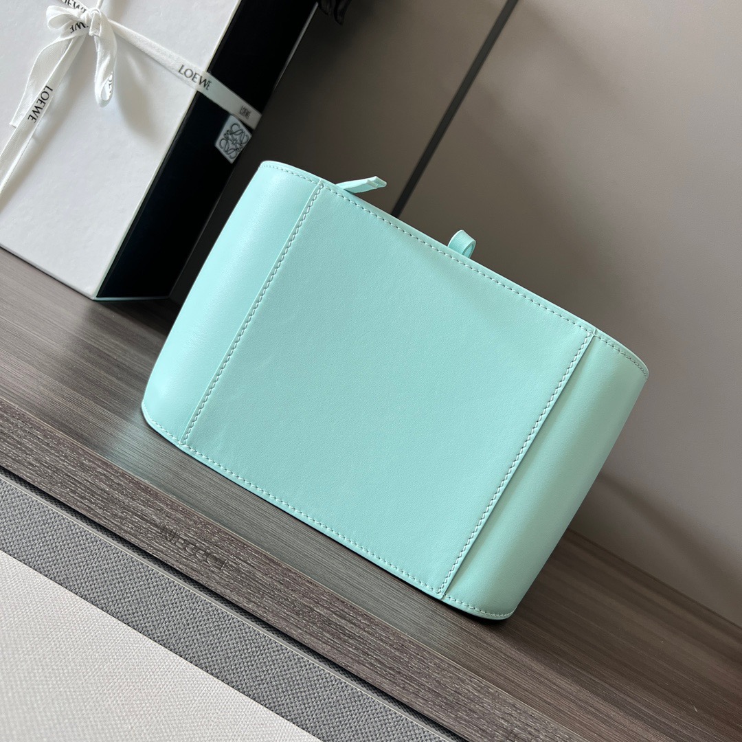 L*oewe Bag 652235 Top Quality