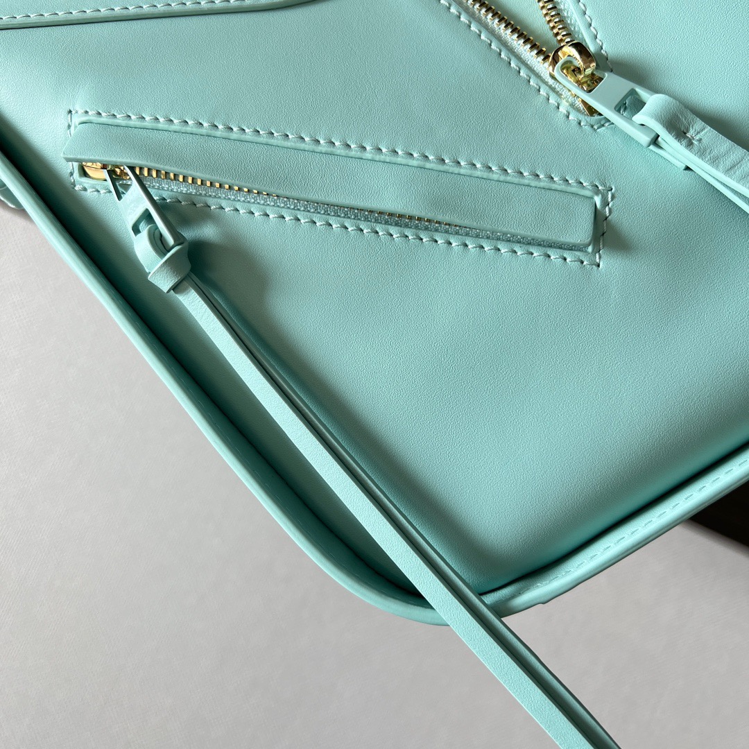 L*oewe Bag 652235 Top Quality