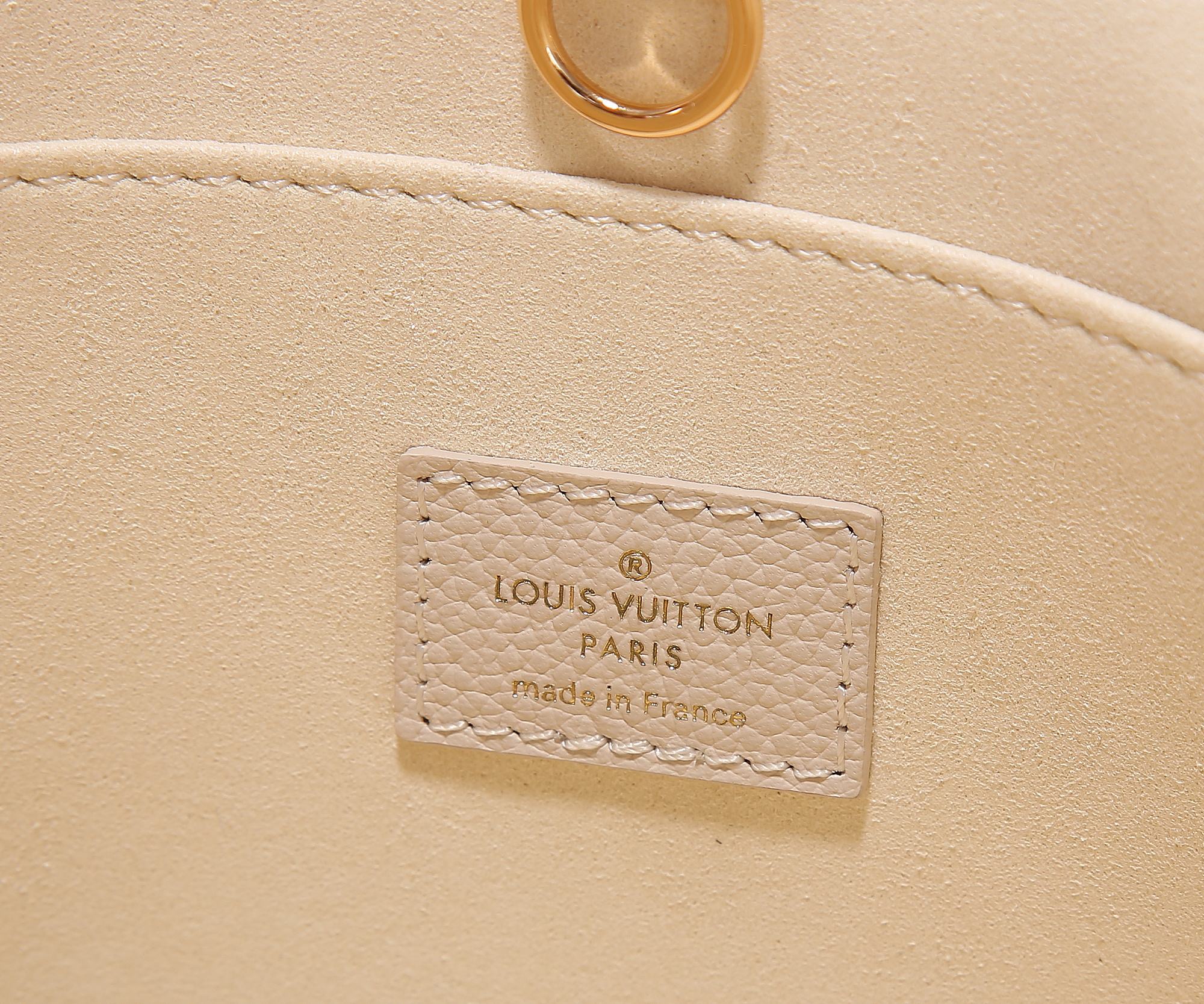 women L*ouis V*uitton Top Bag M23637