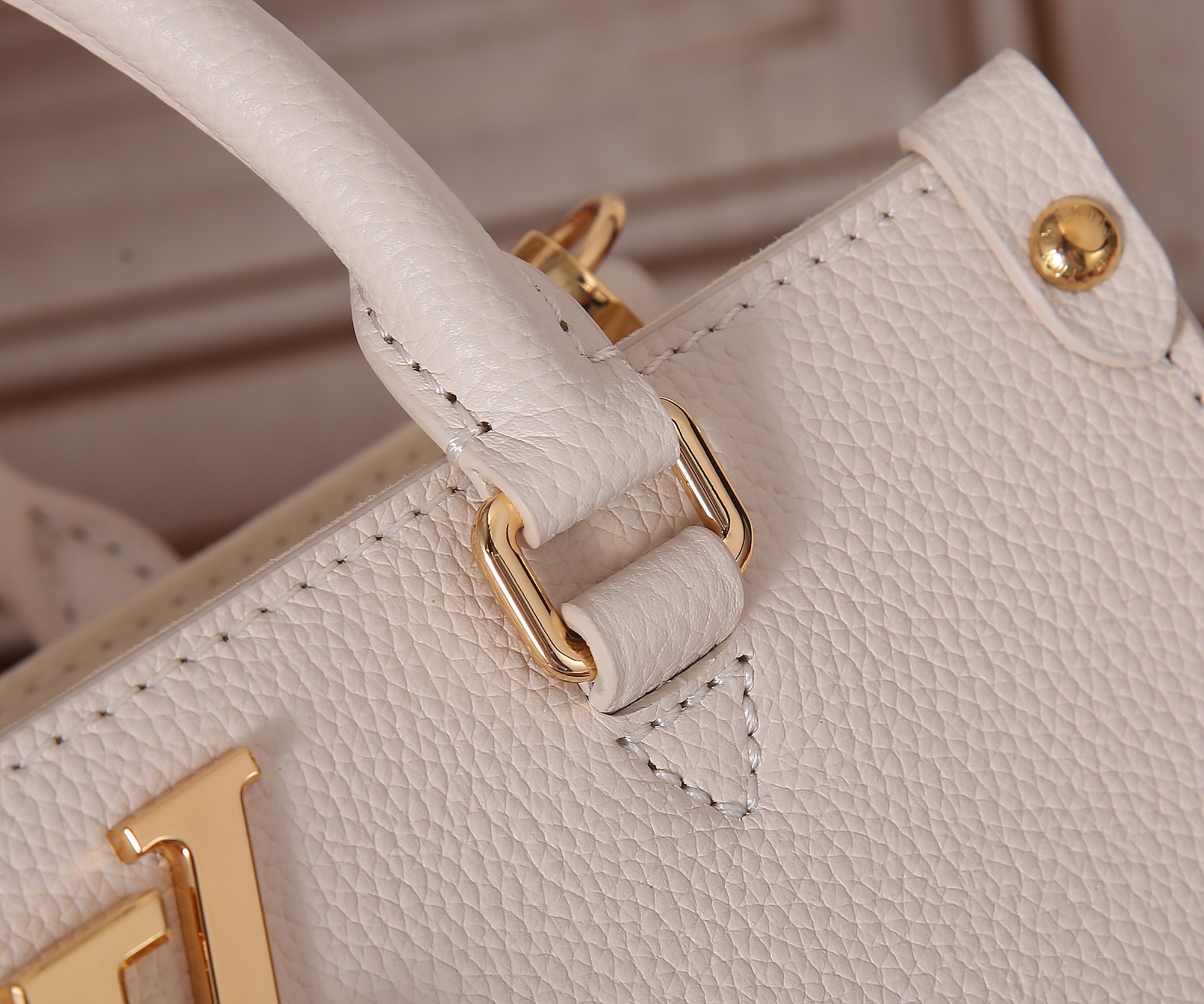 women L*ouis V*uitton Top Bag M23637