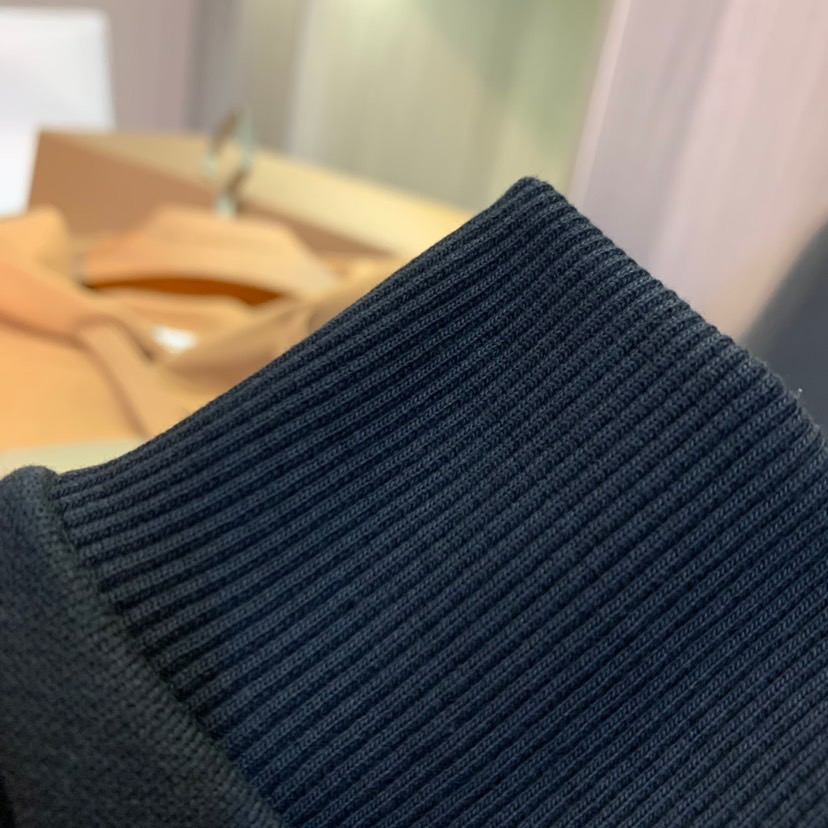 Men Women Sweater Top Quality ()