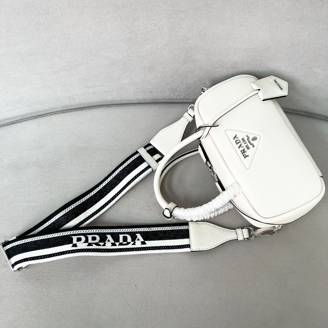 P*rada Bag Top Quality
