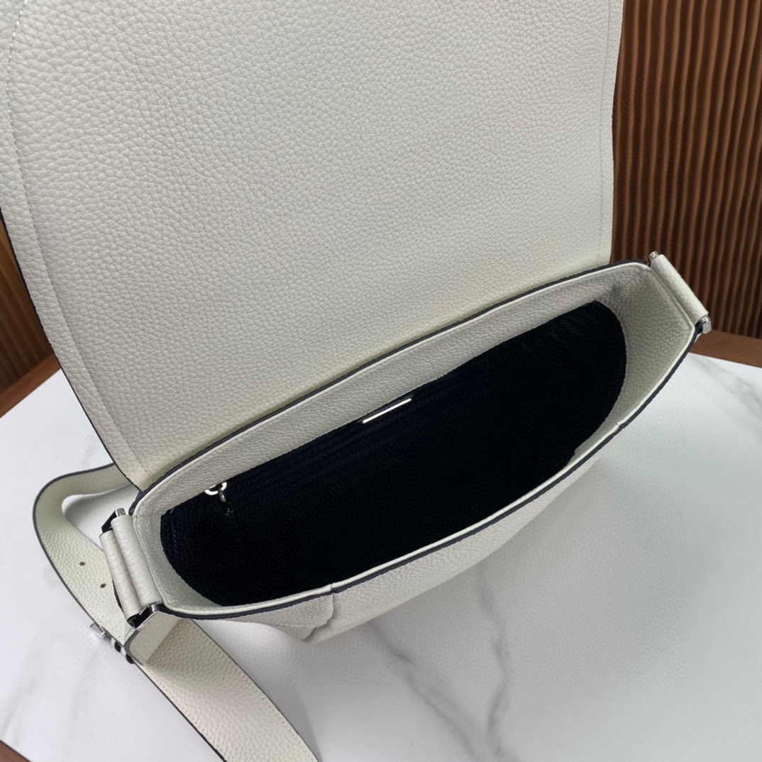 P*rada Bag Top Quality