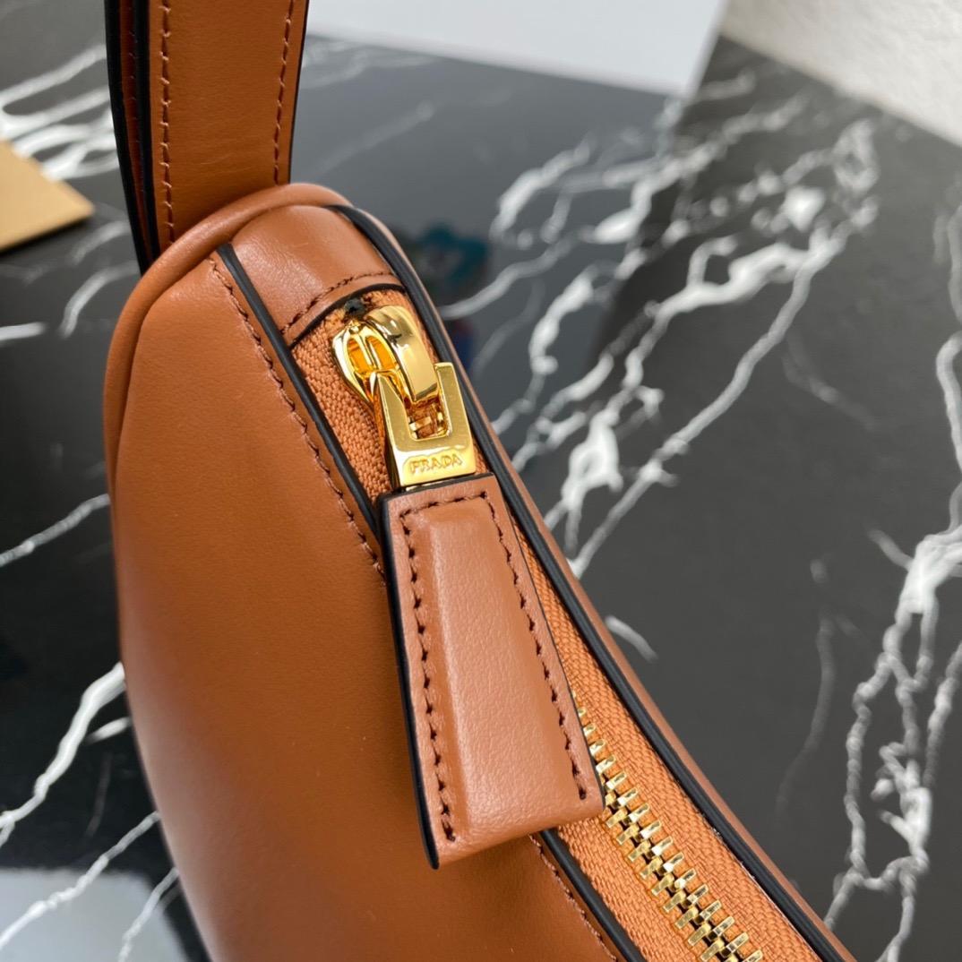 P*rada Bag Top Quality