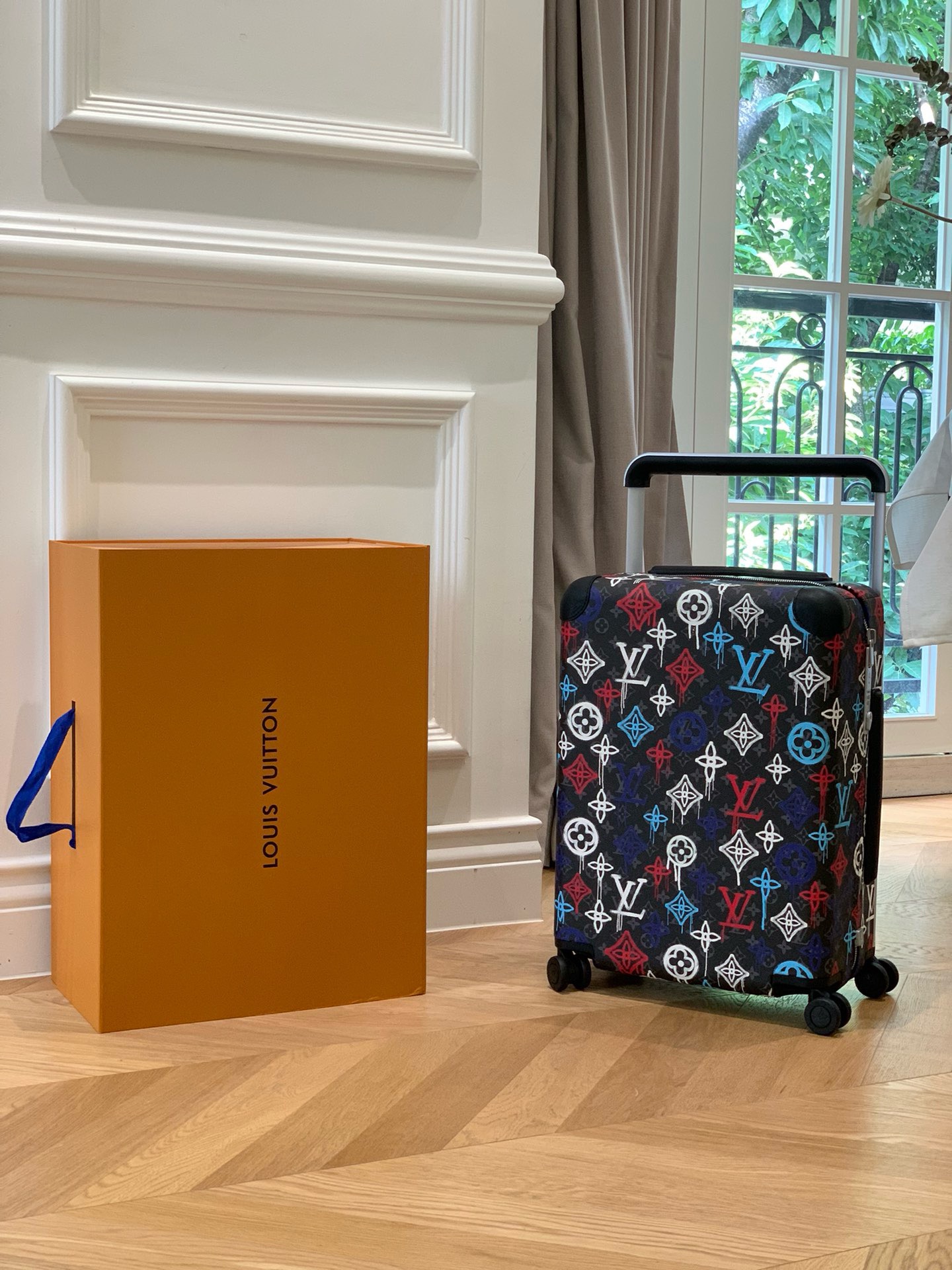 L*ouis V*uitton Luggage