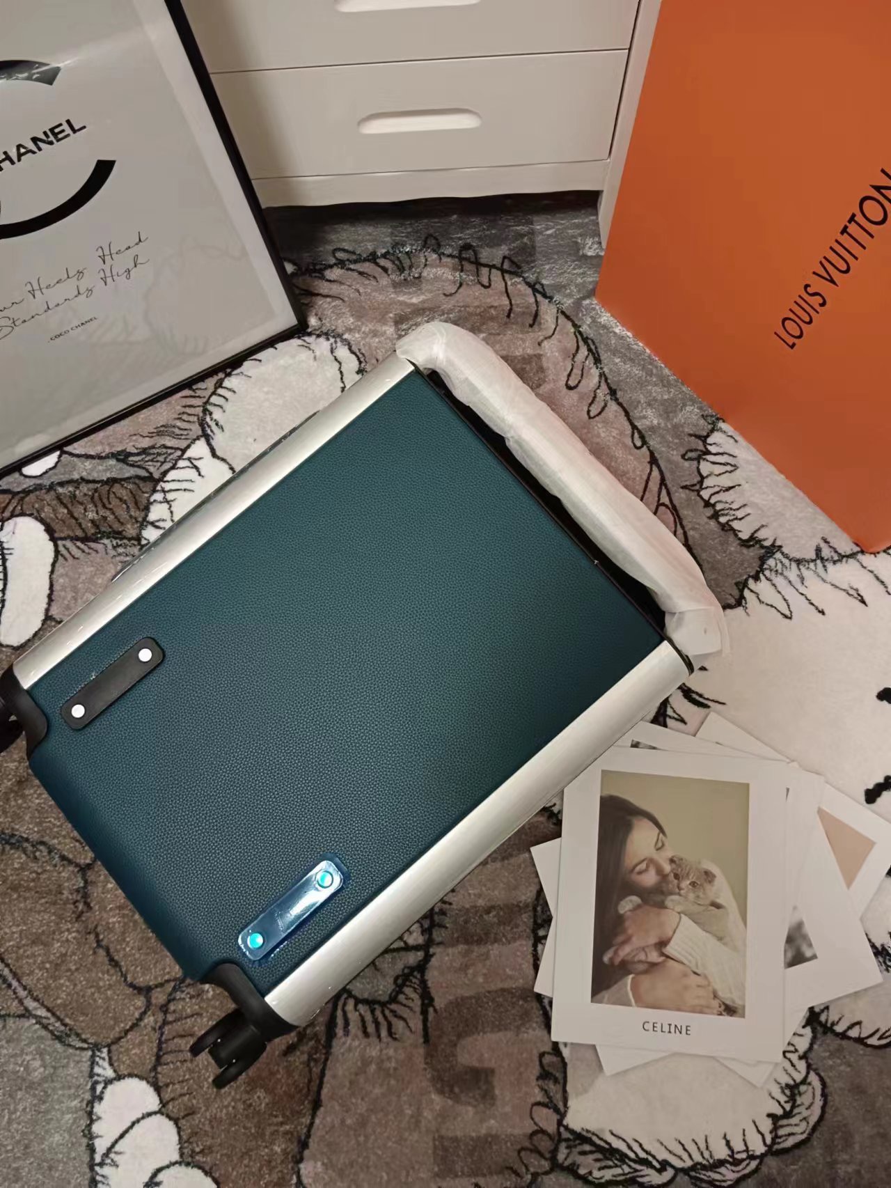 L*ouis V*uitton Luggage