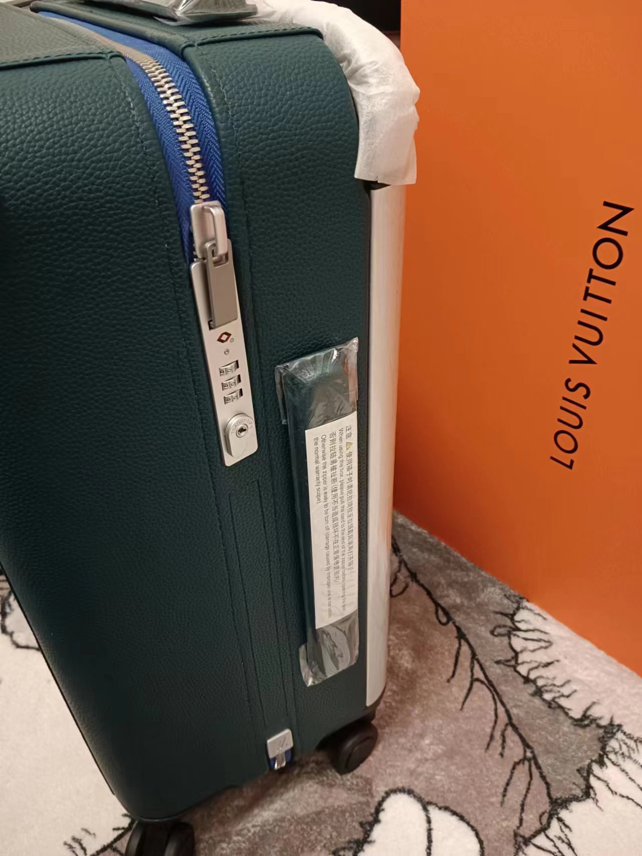 L*ouis V*uitton Luggage