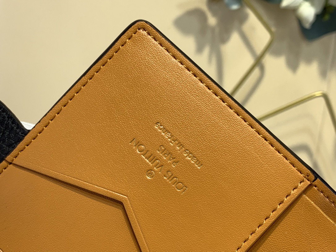 L*ouis V*uitton Top Bag