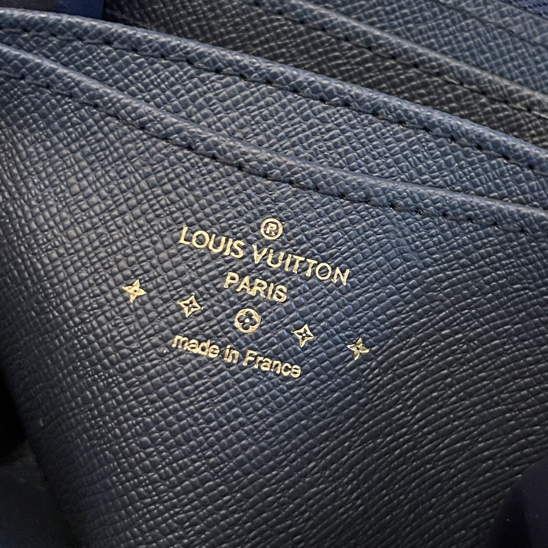 L*ouis V*uitton Top Bag