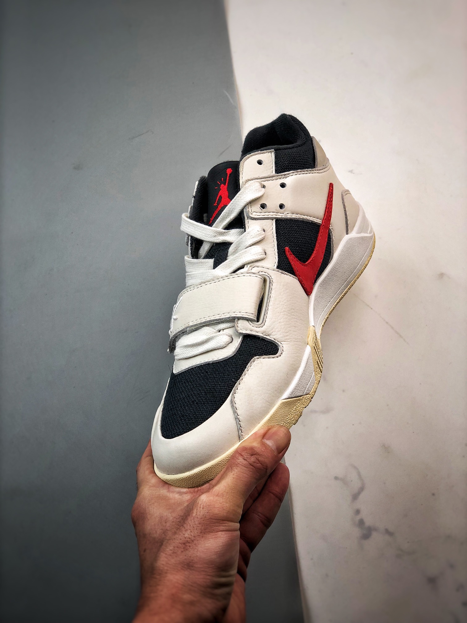 Nike Air Jordan cut the check aj