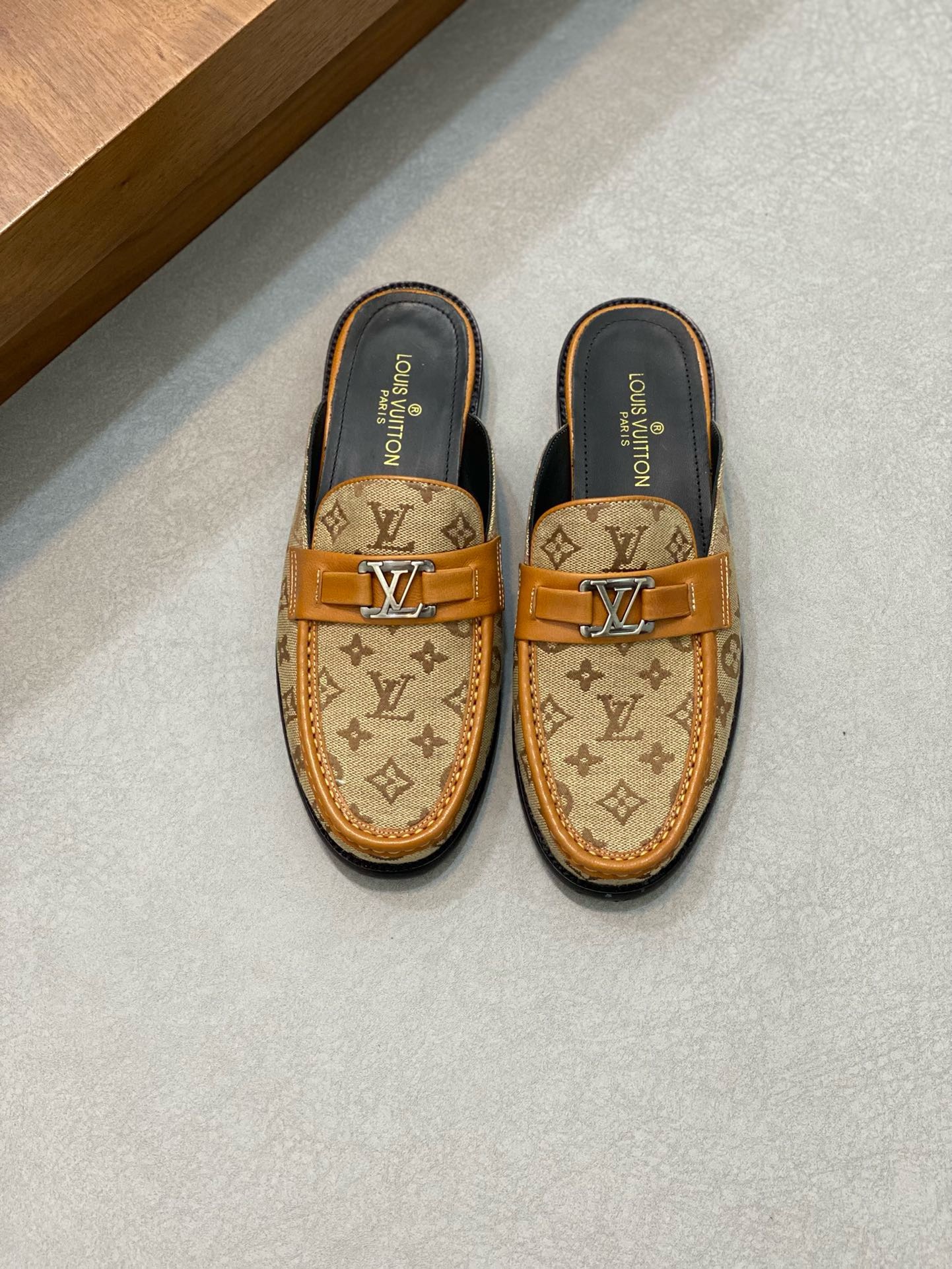 Men L*ouis V*uitton Top Slippers