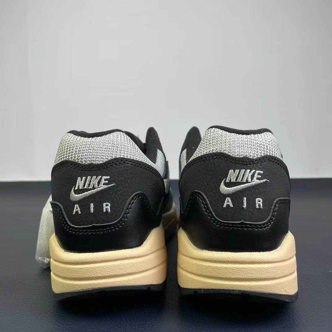 Nike Air Max+P*atta )