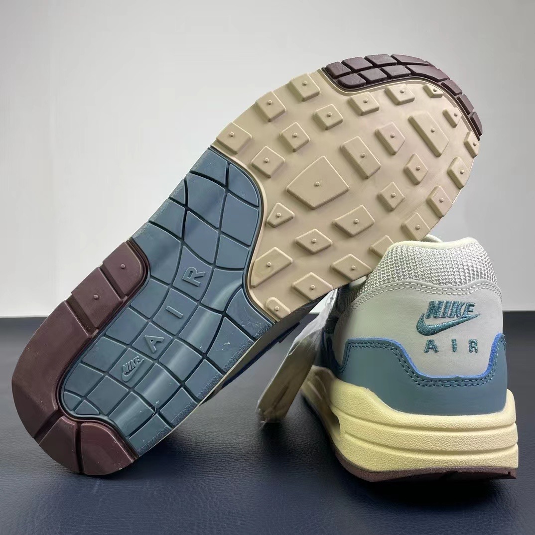 Nike Air Max+P*atta ）