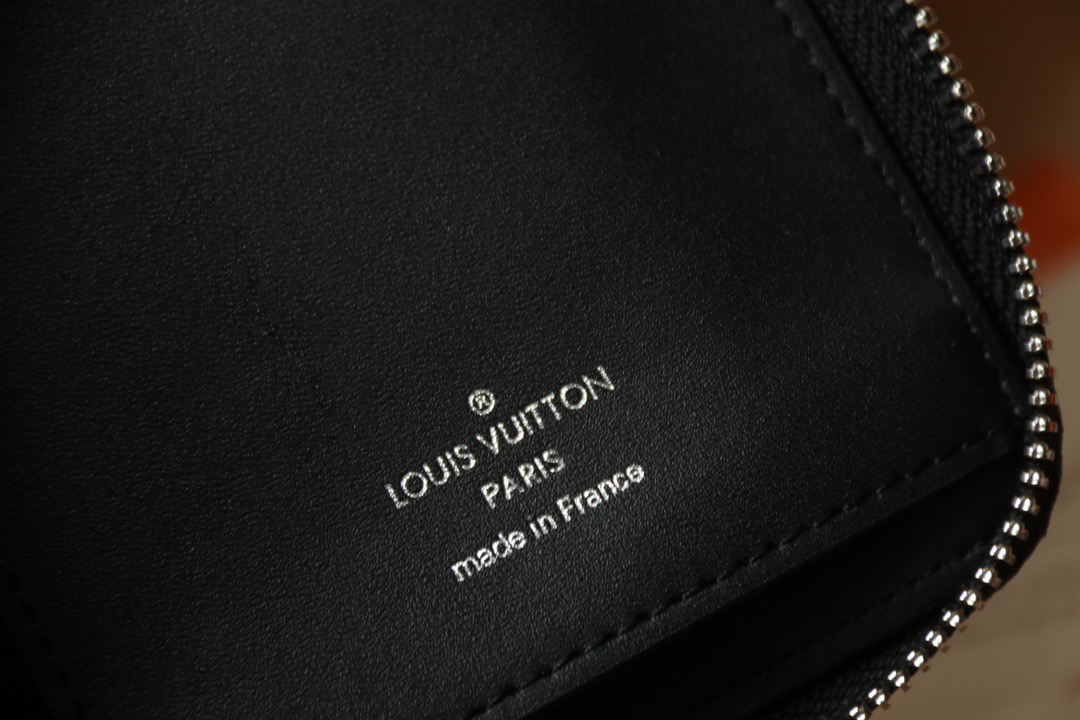 L*ouis V*uitton Top Bag