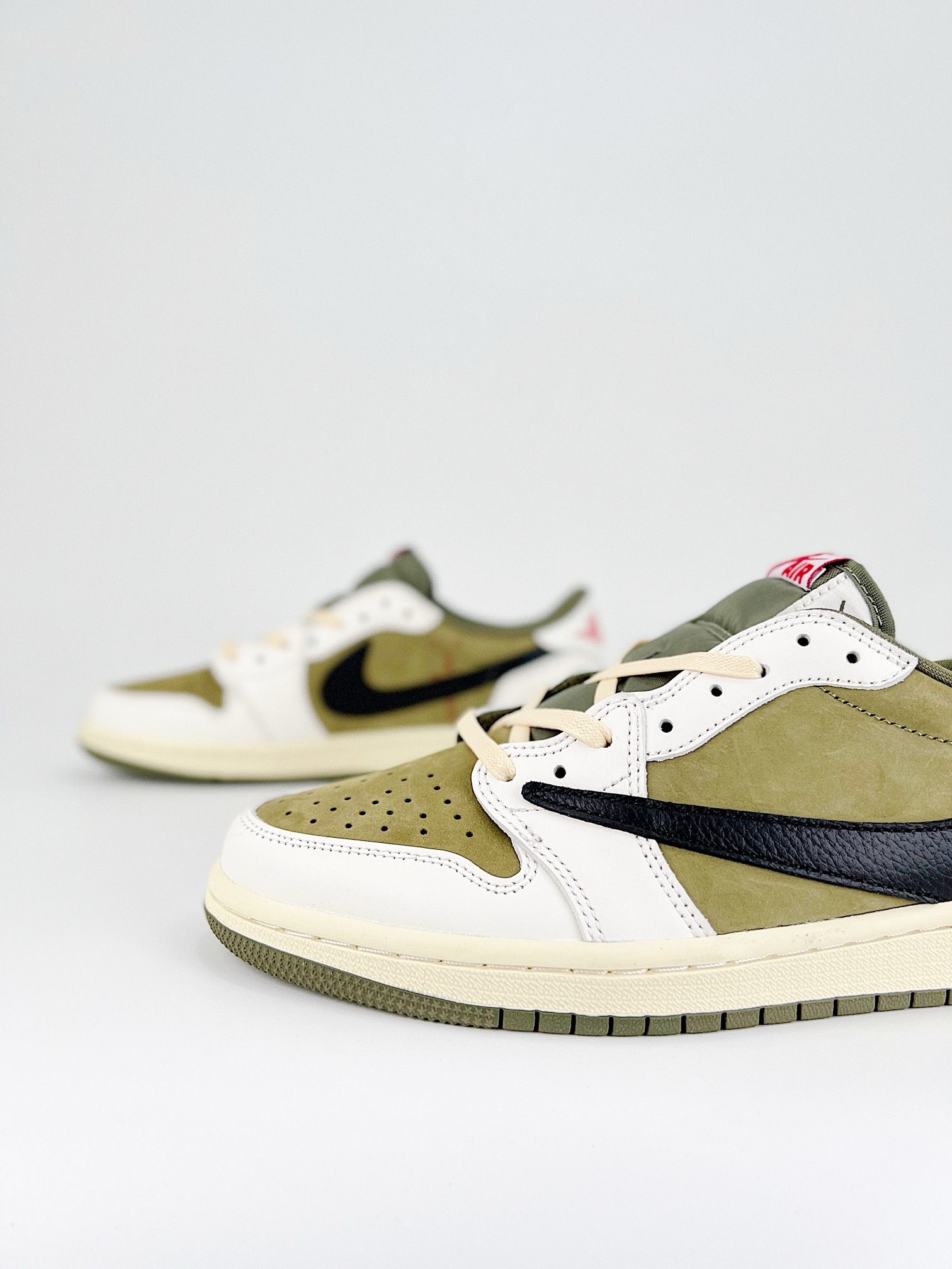 Travis Scott xAir Jordan1 Low