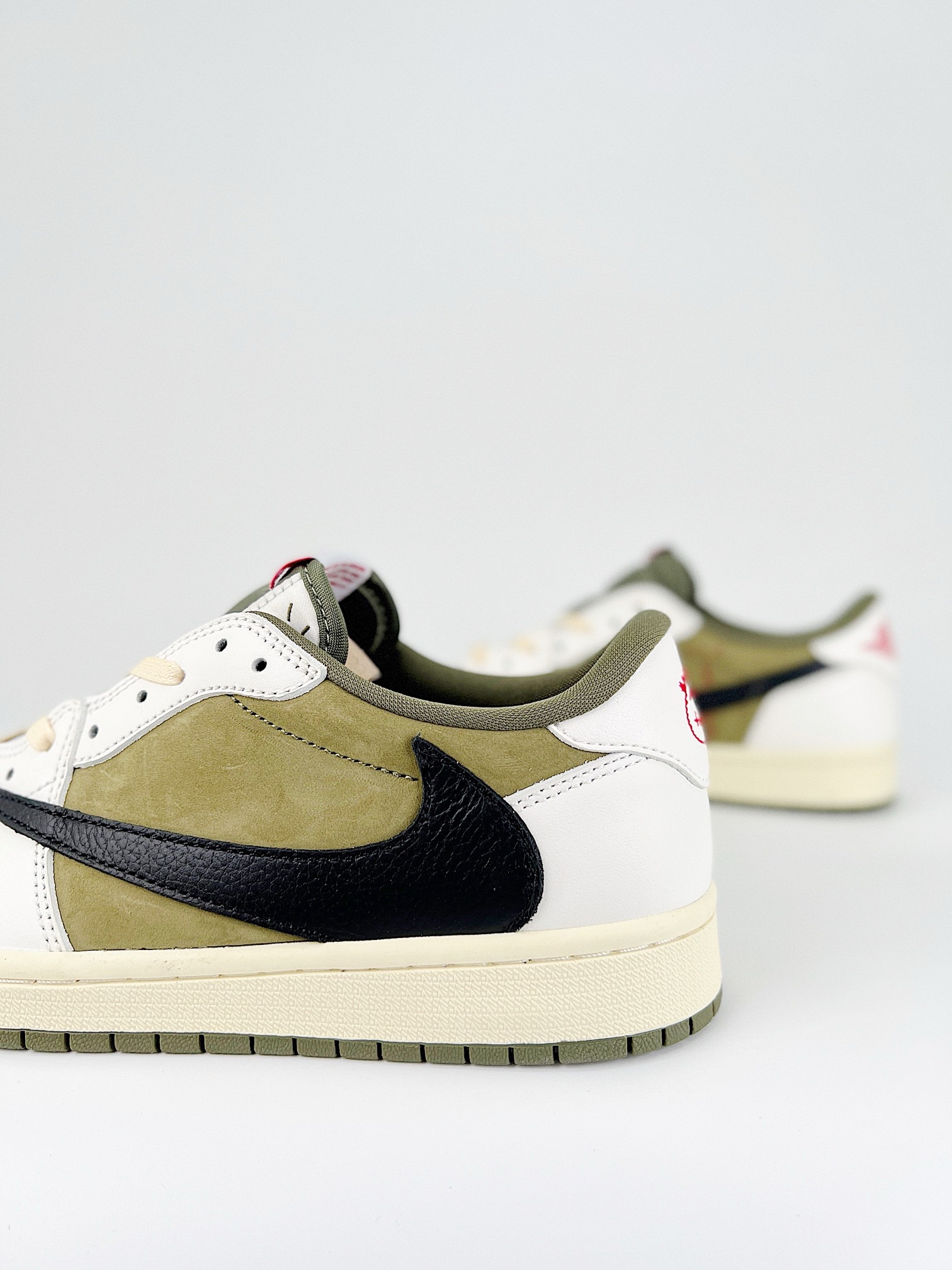 Travis Scott xAir Jordan1 Low