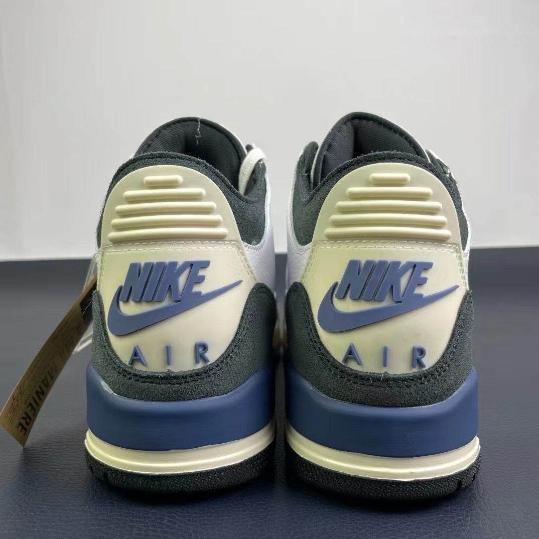 NIKE Air Jordan 3