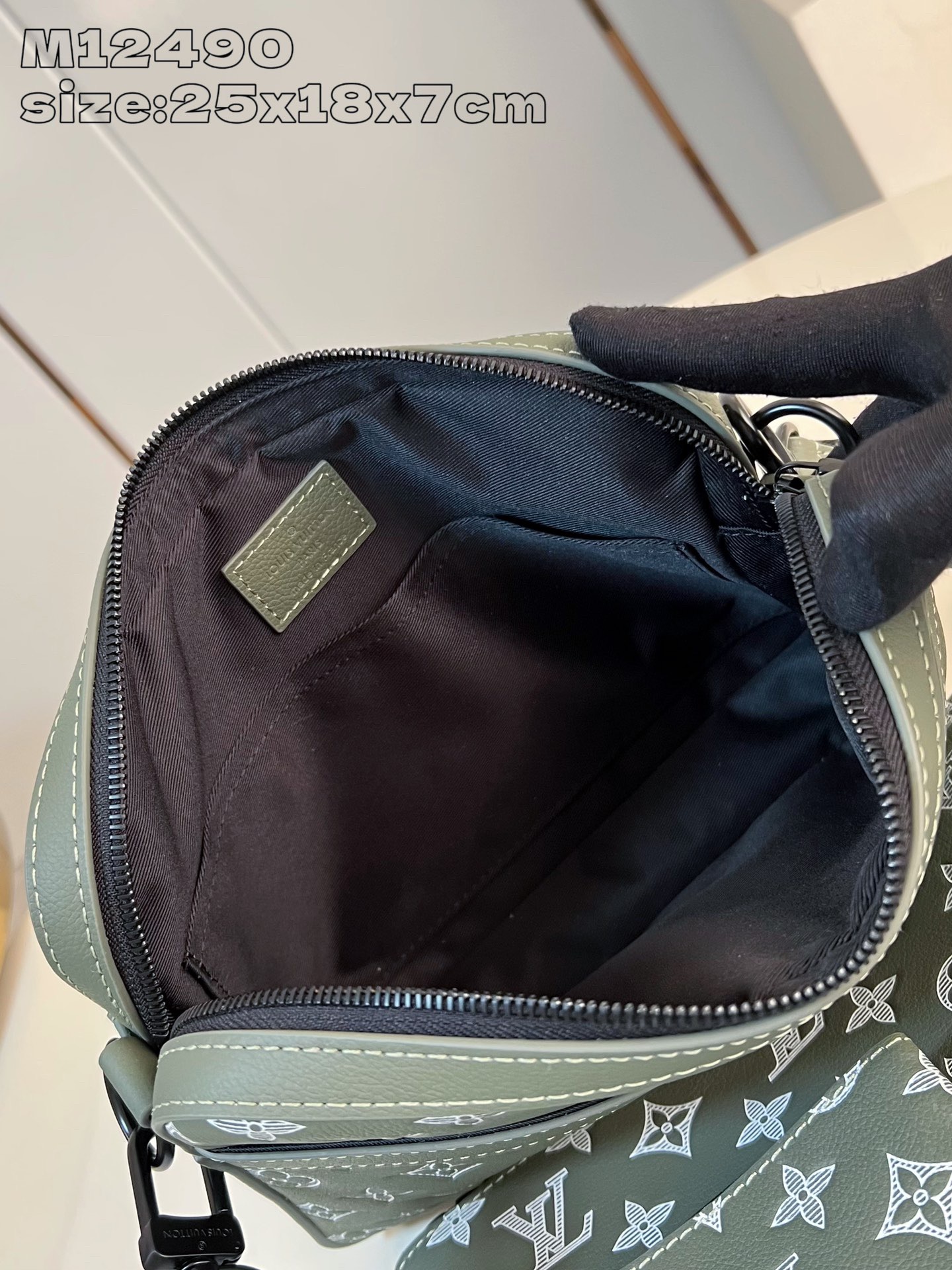 L*ouis V*uitton Top Bag