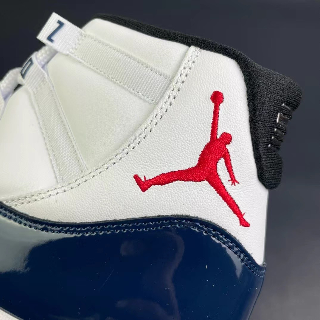 NIKE Air Jordan 11（）
