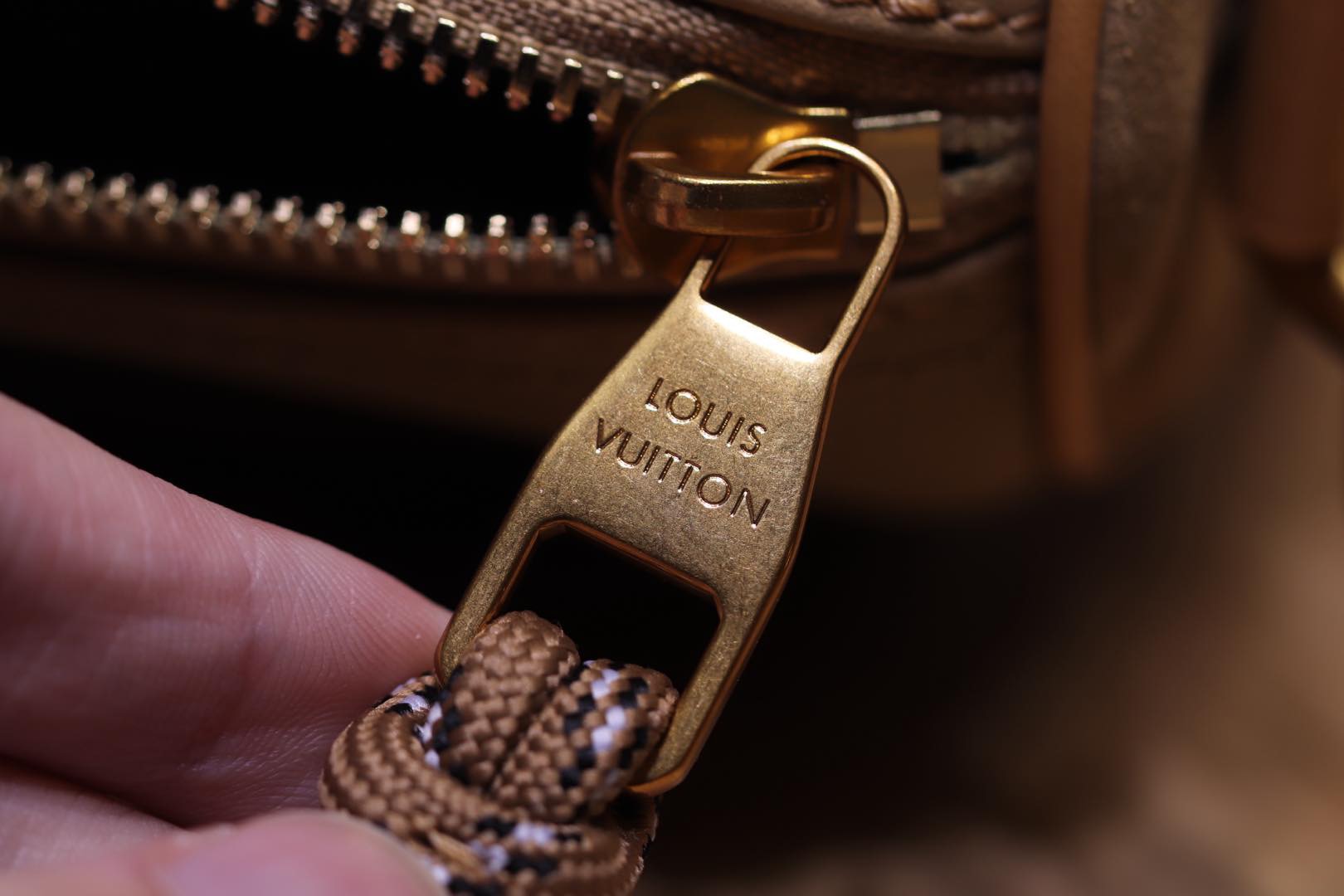 L*ouis V*uitton Top Bag