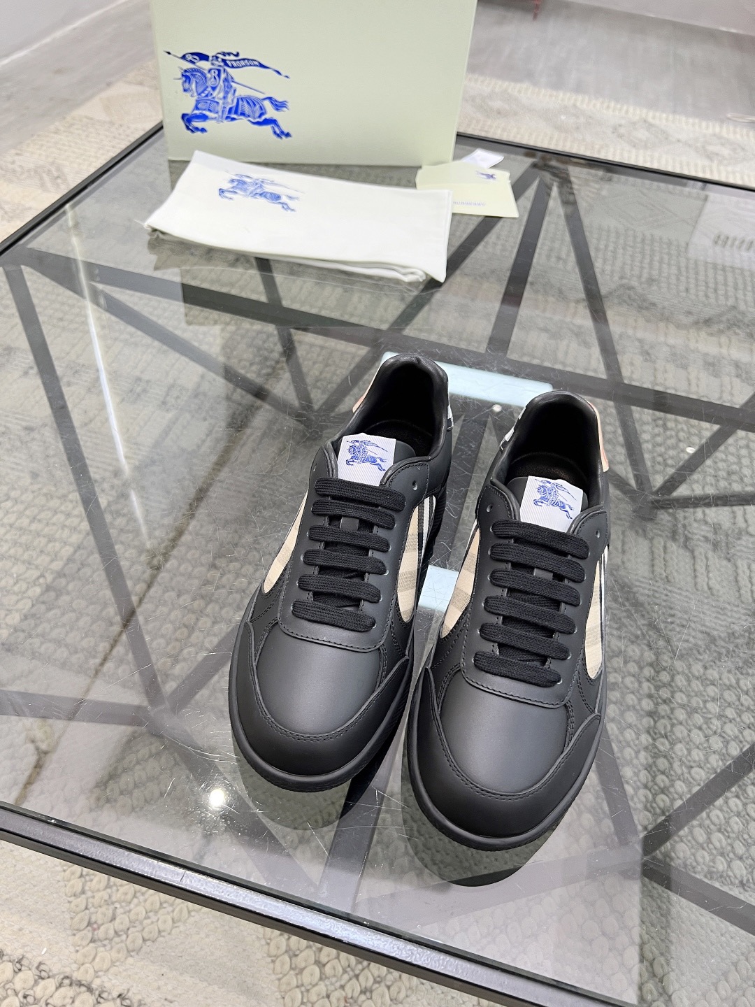 Men B*rberry Sneaker ()