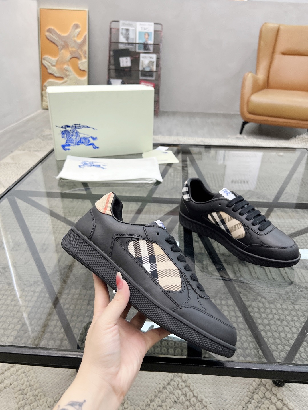 Men B*rberry Sneaker ()