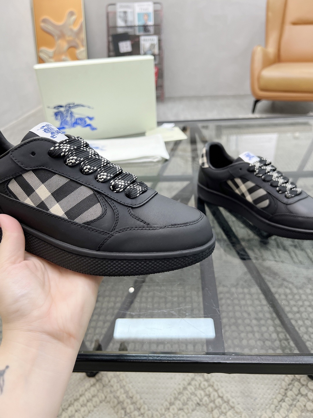 Men B*rberry Sneaker ()