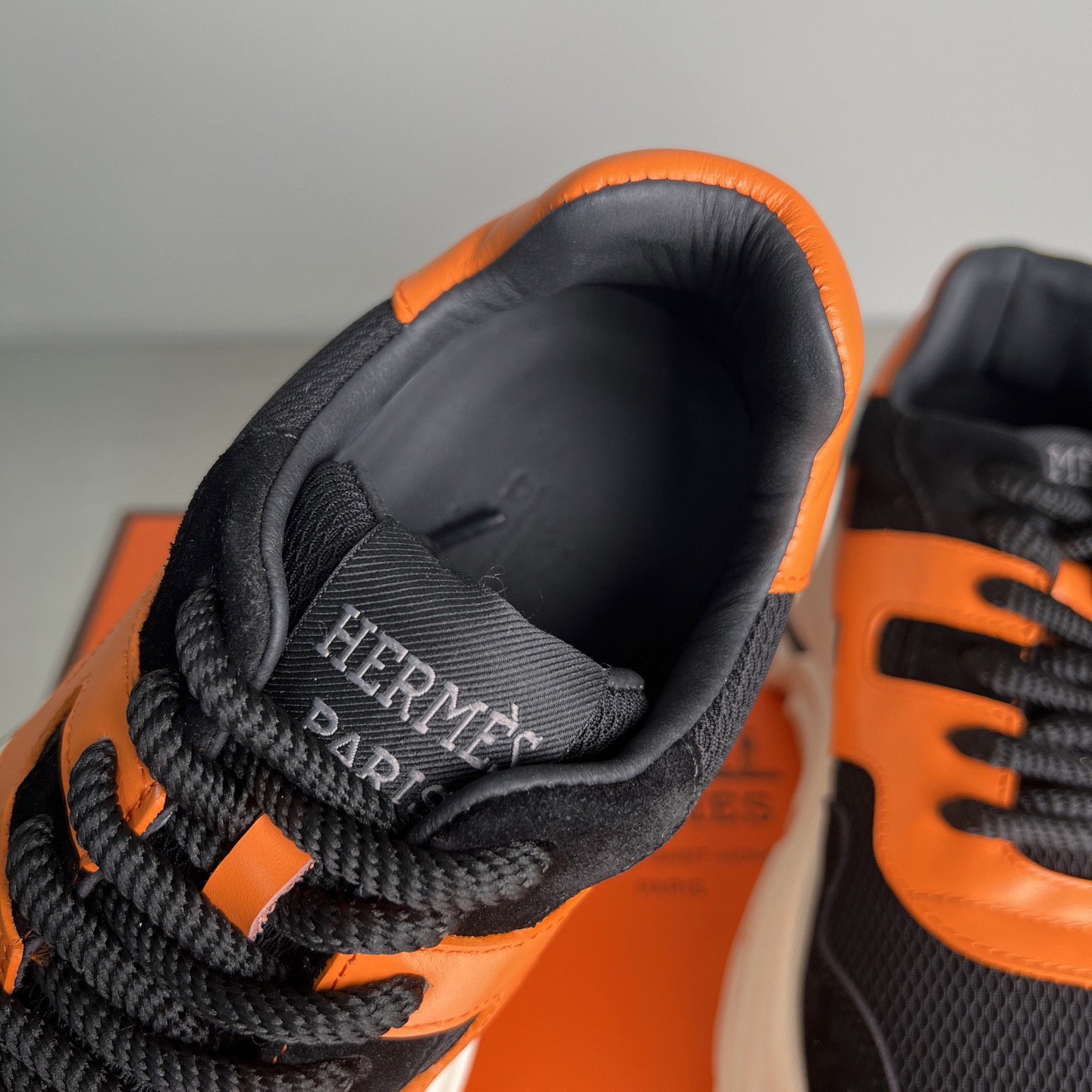 Men H*ermes Top Sneaker