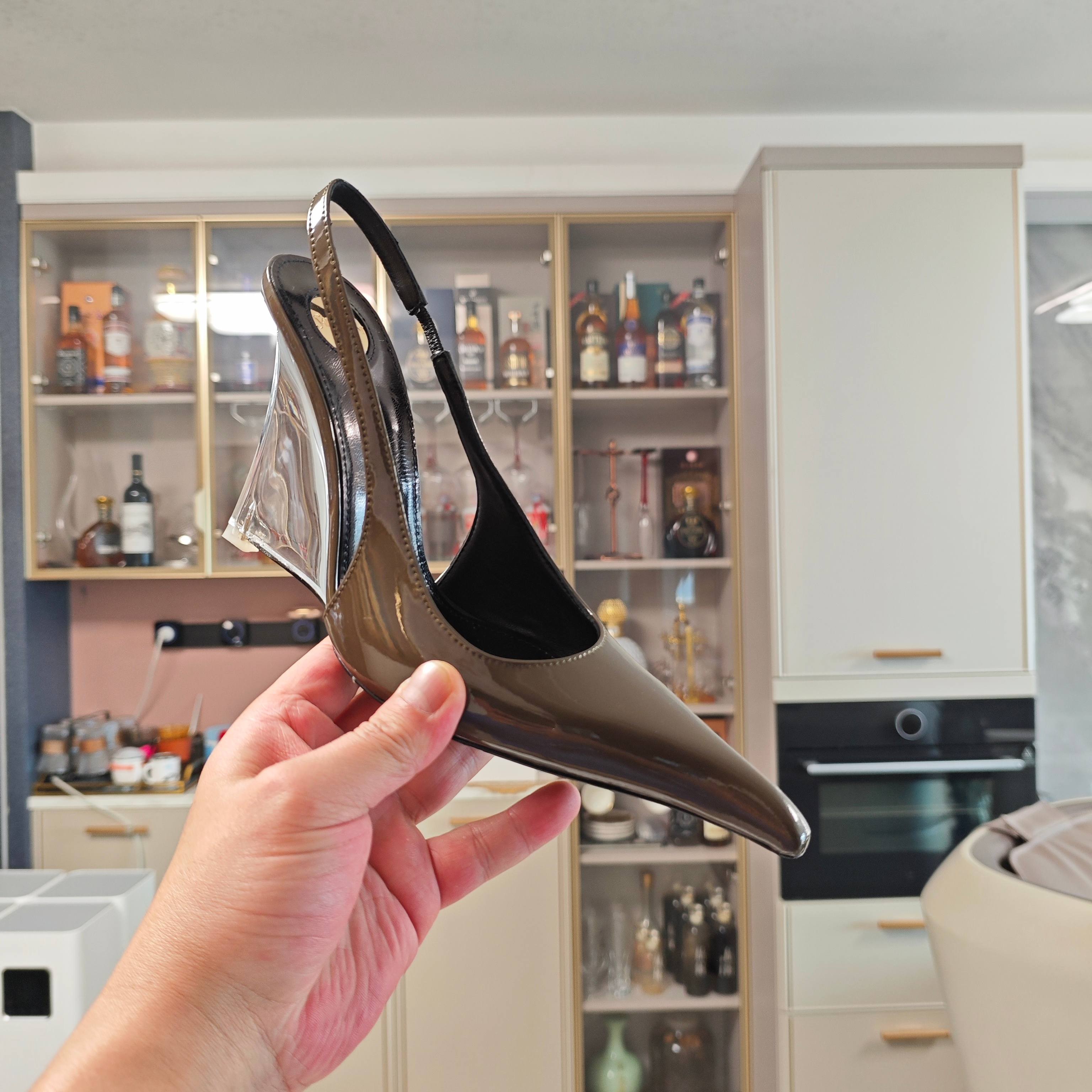 Women Y*SL Top Pumps