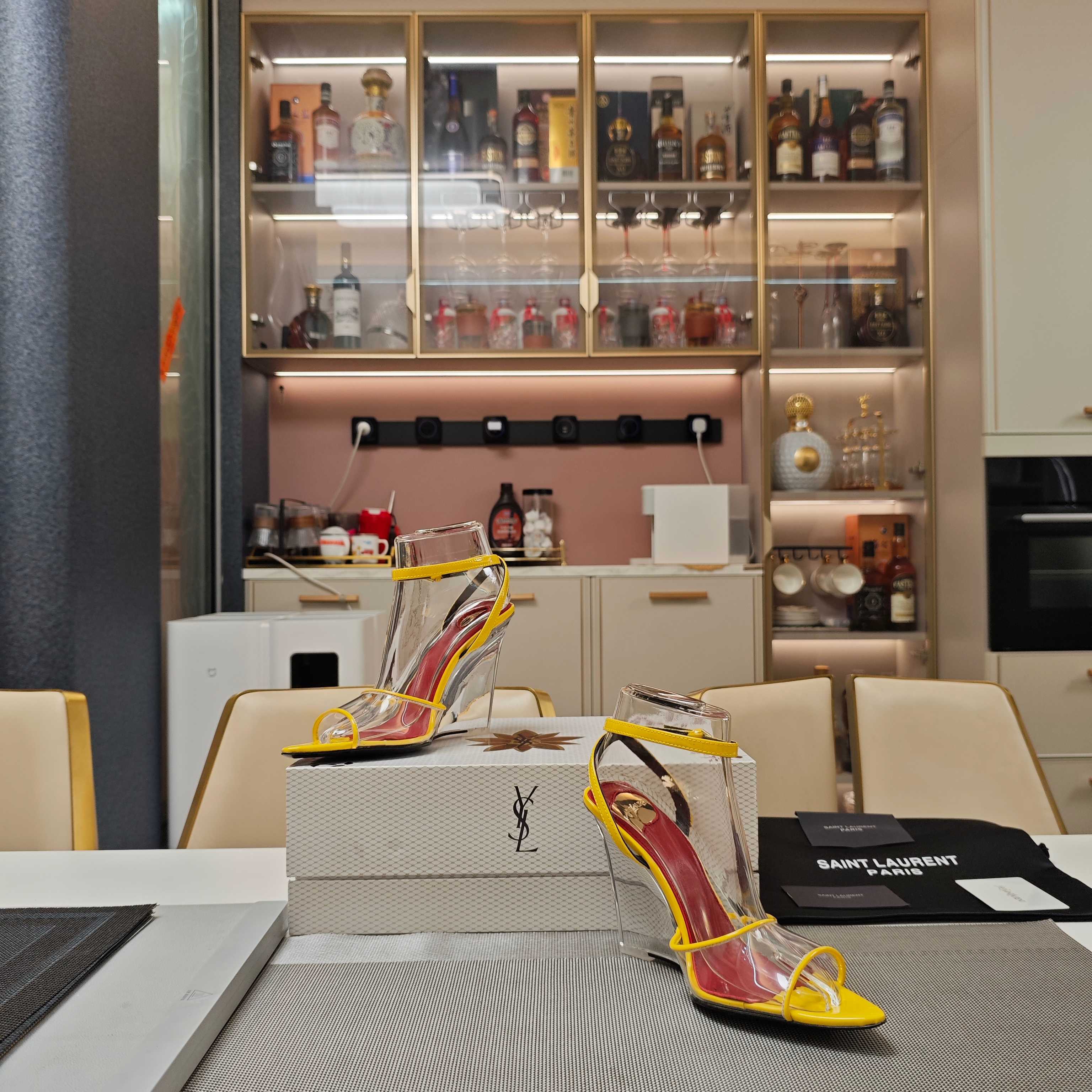 Women Y*SL Top Pumps