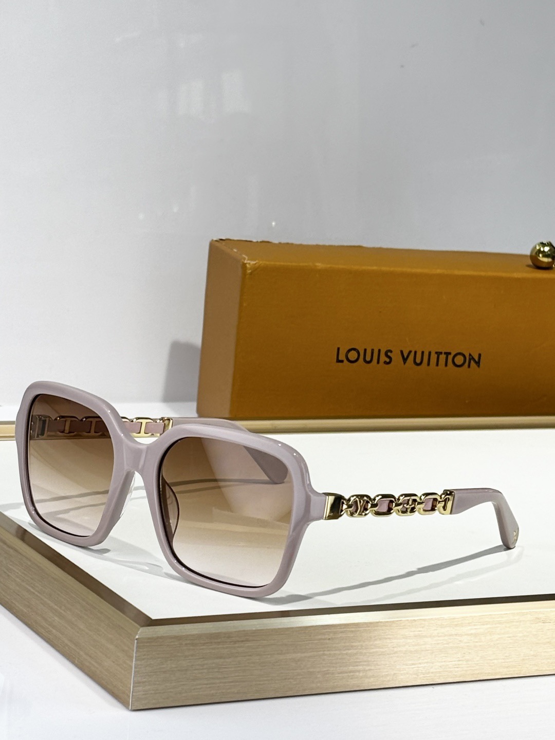L*ouis V*uitton Glasses