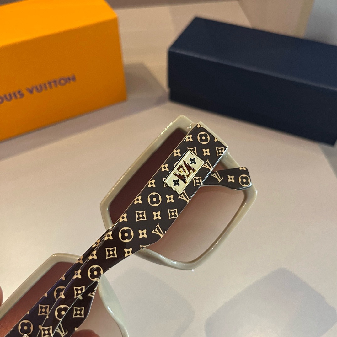 L*ouis V*uitton Glasses