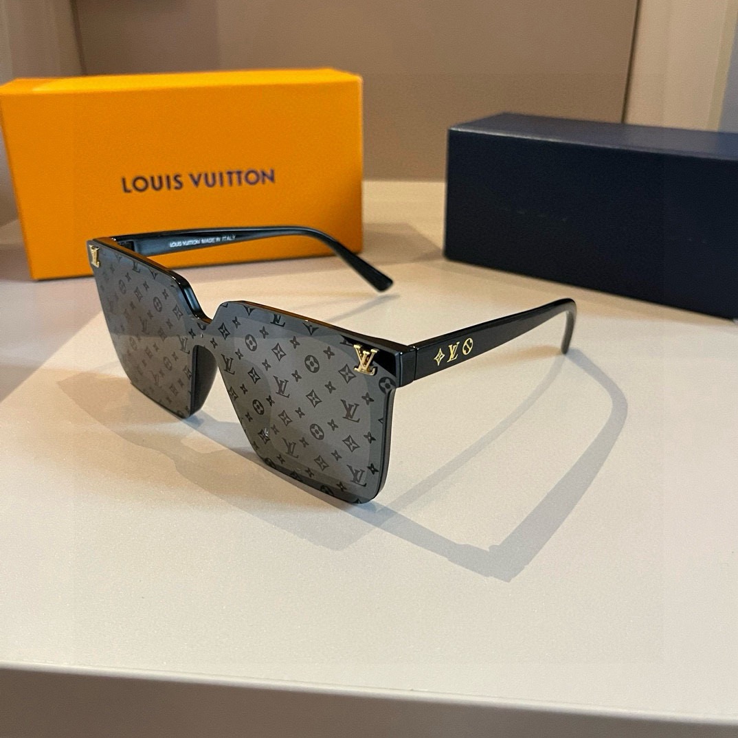 L*ouis V*uitton Glasses