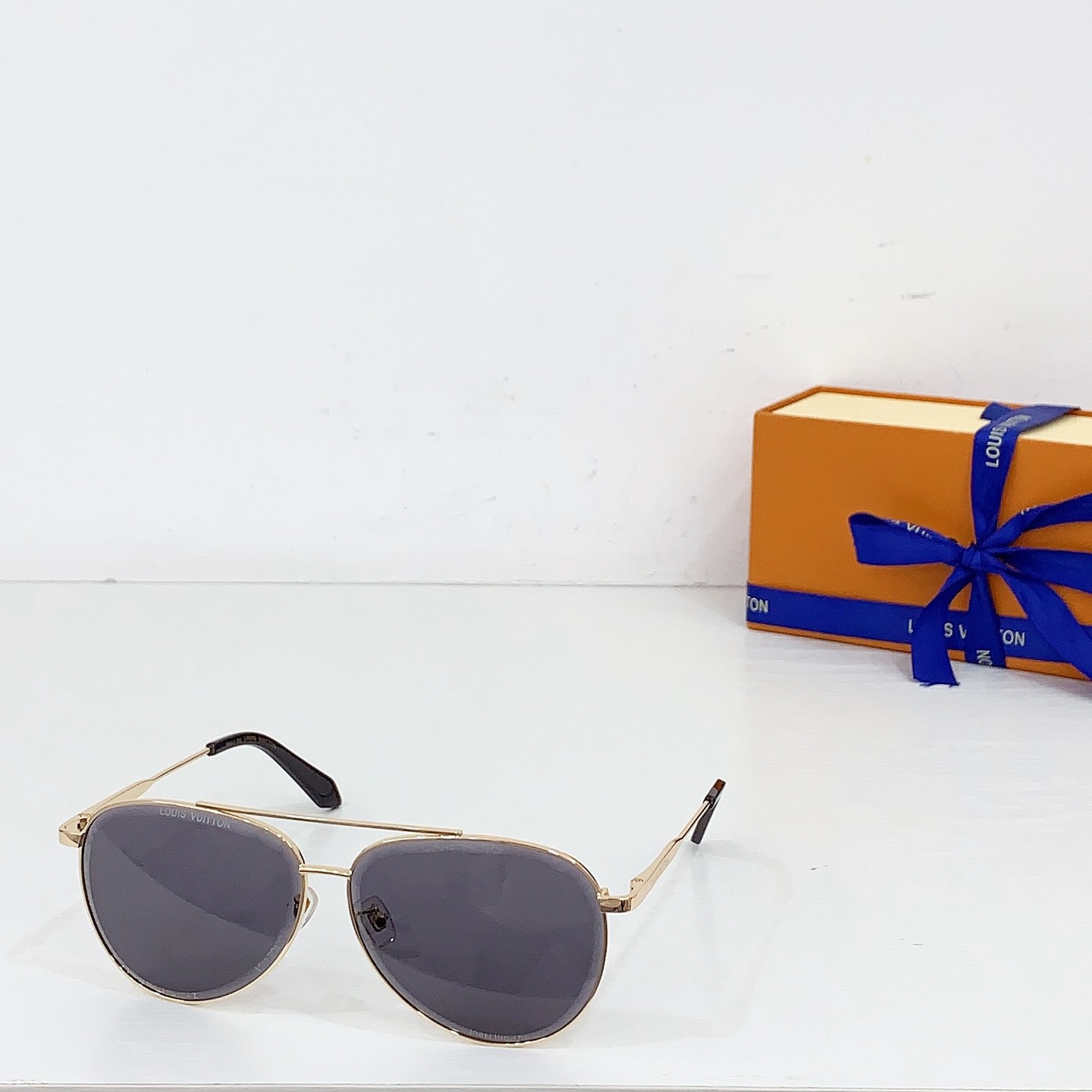 L*ouis V*uitton Glasses