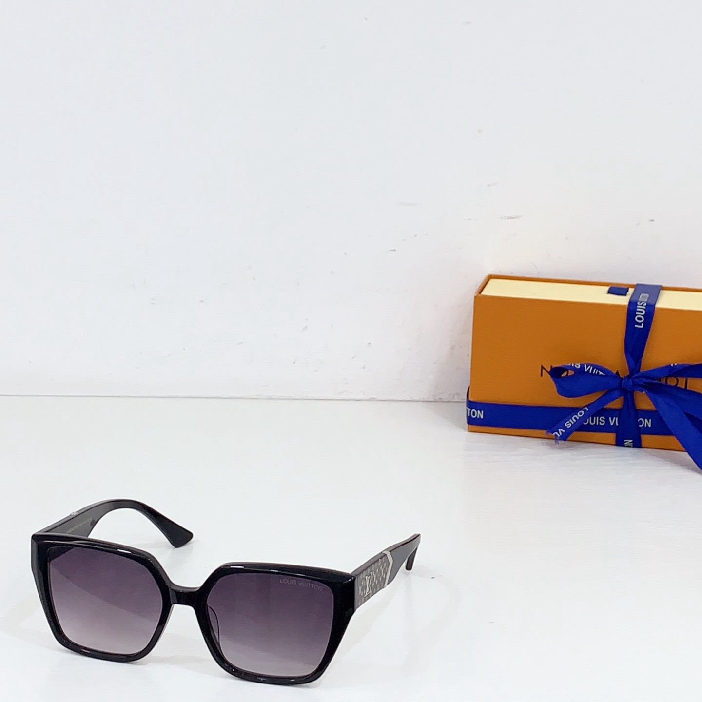 L*ouis V*uitton Glasses