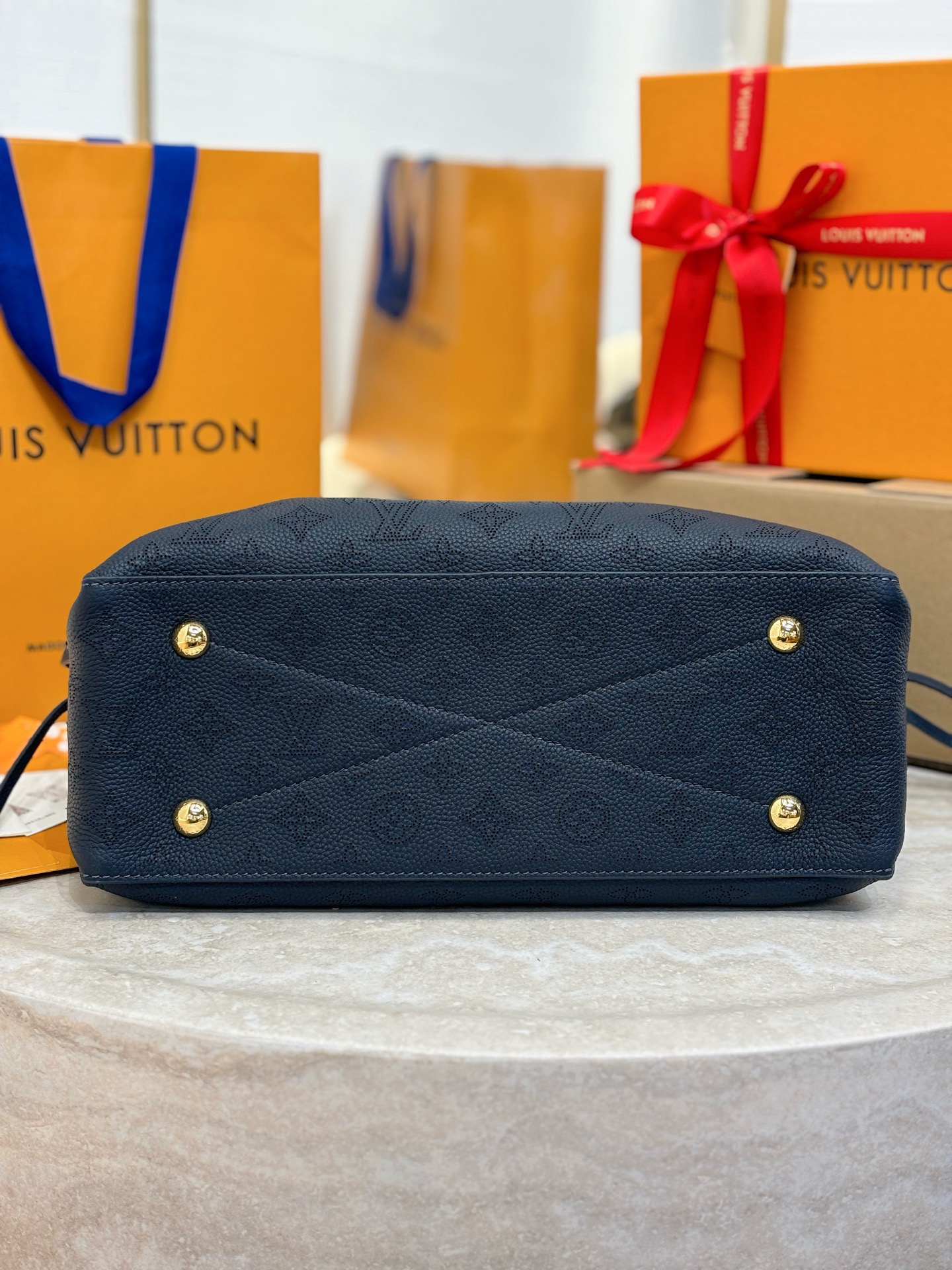 L*ouis V*uitton Top Bag