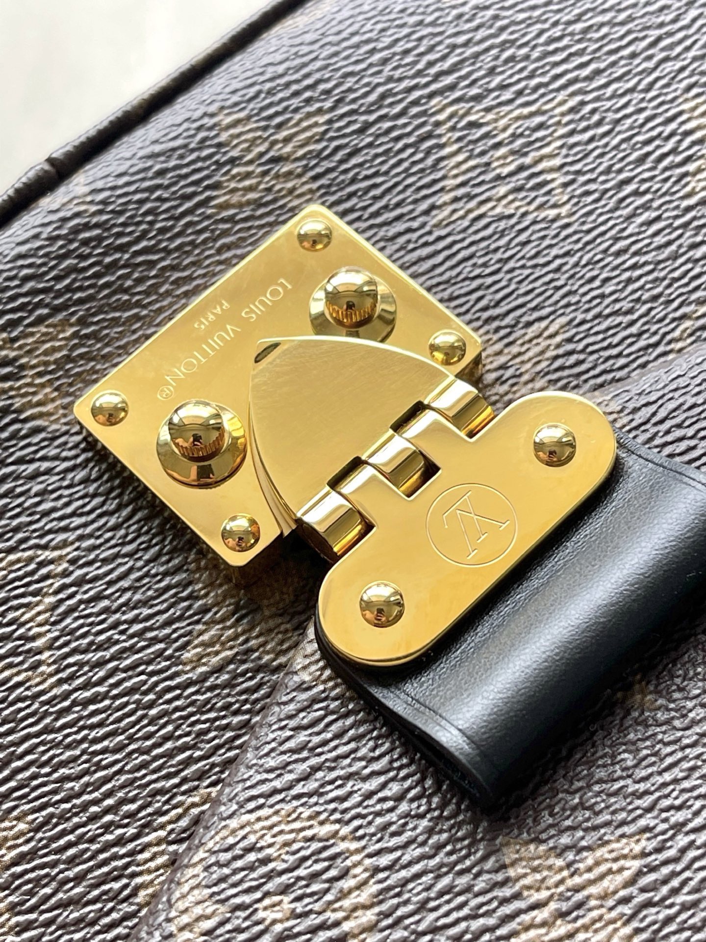 L*ouis V*uitton Top Bag