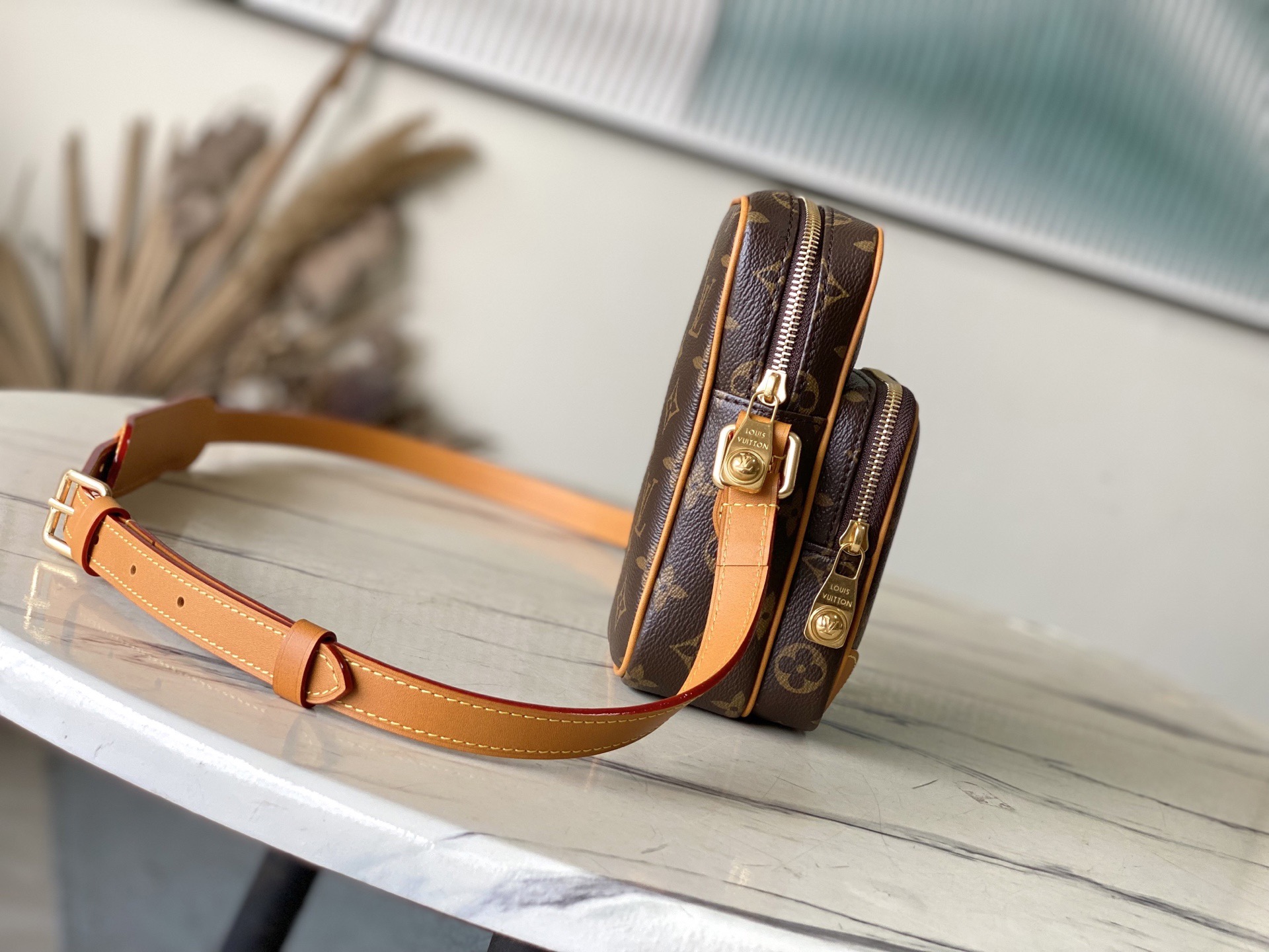 L*ouis V*uitton Top Bag