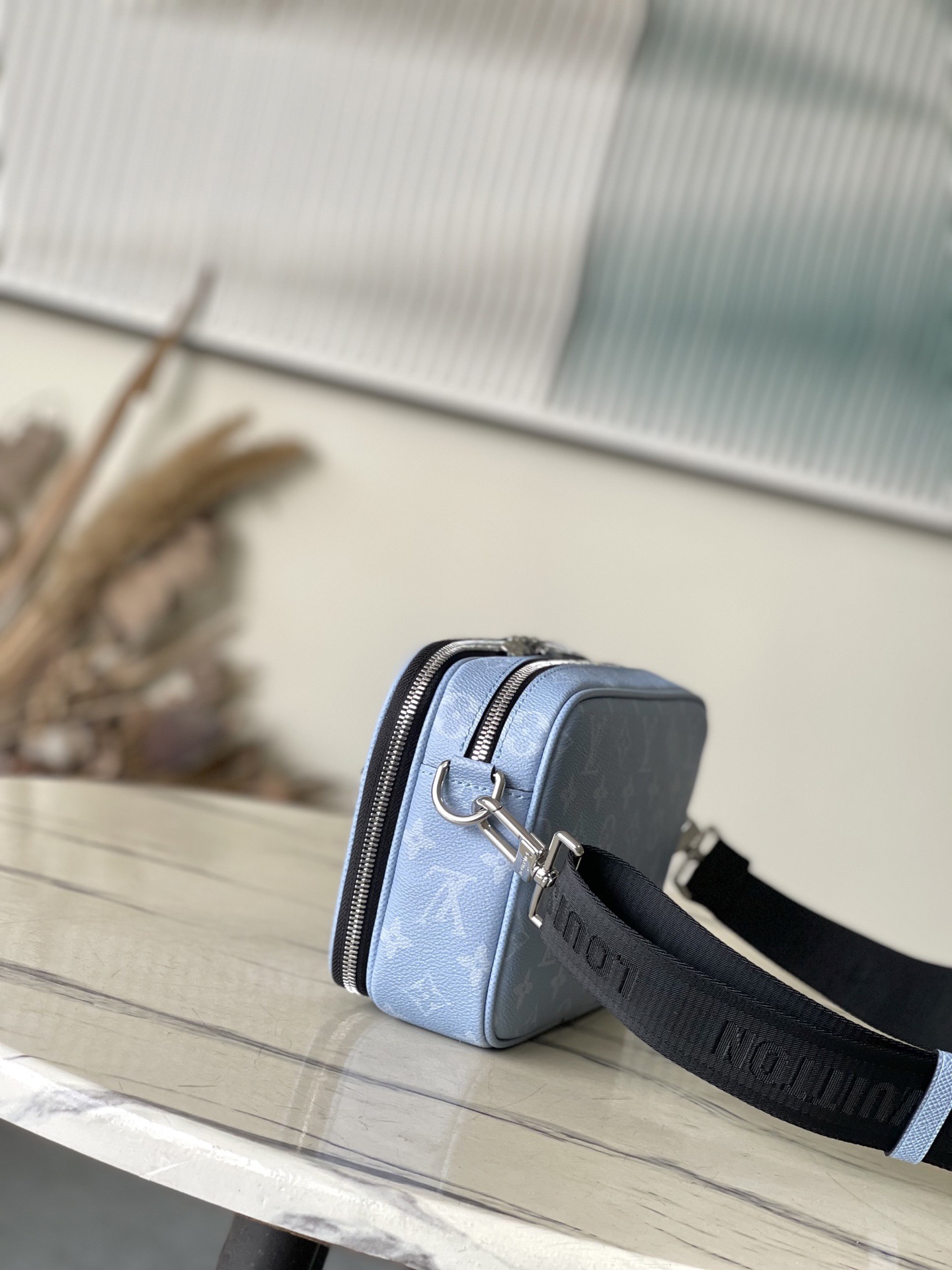 L*ouis V*uitton Top Bag