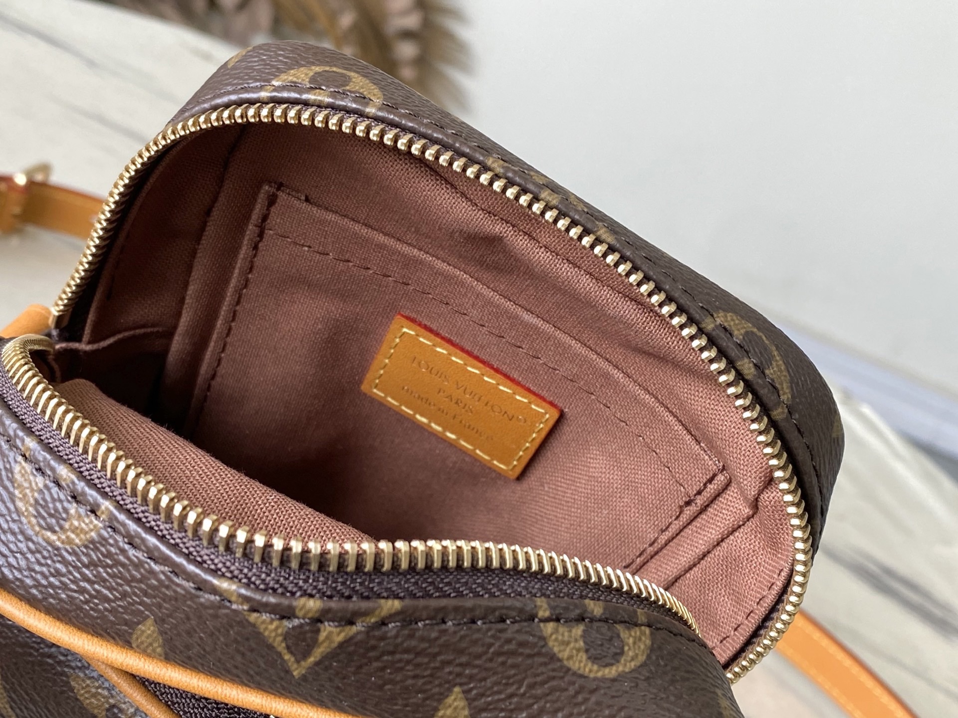 L*ouis V*uitton Top Bag