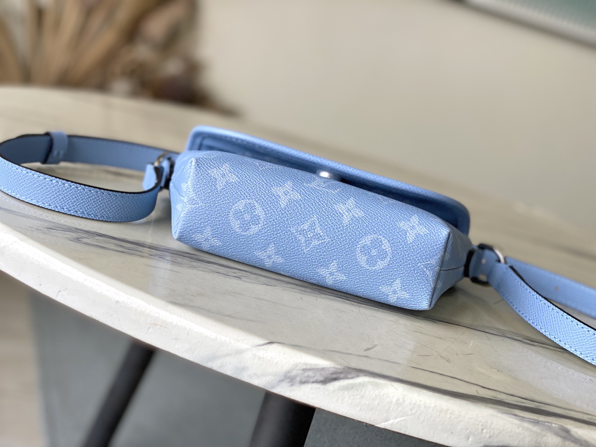 L*ouis V*uitton Top Bag