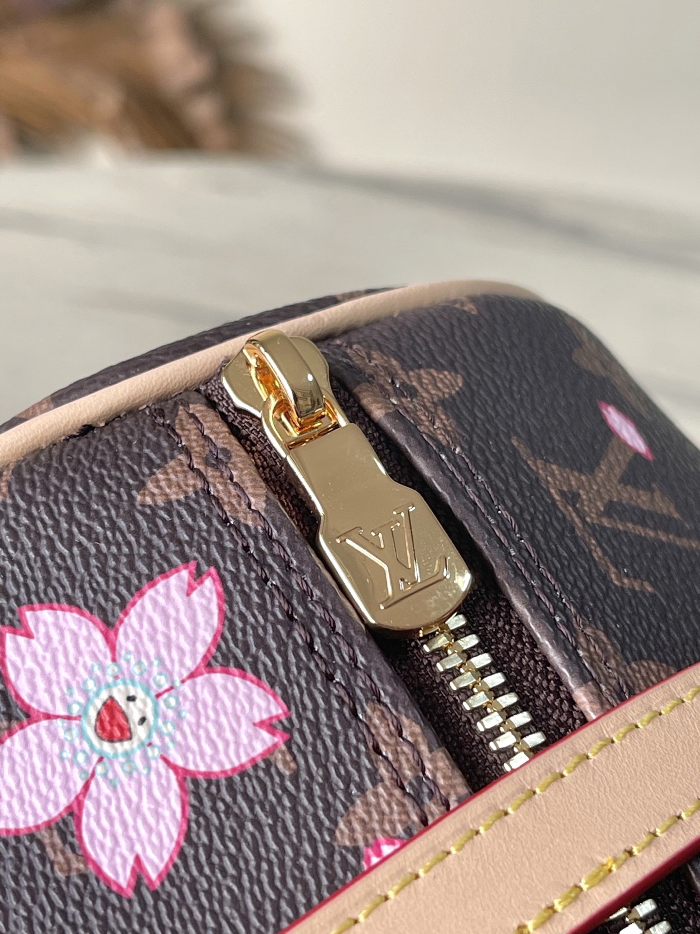 L*ouis V*uitton Top Bag