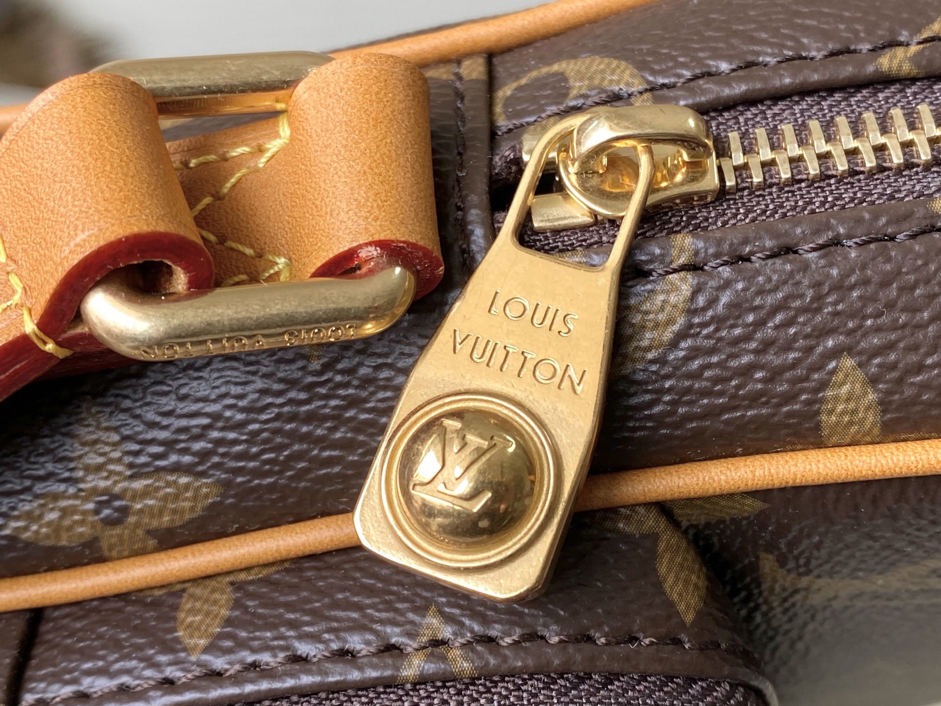 L*ouis V*uitton Top Bag