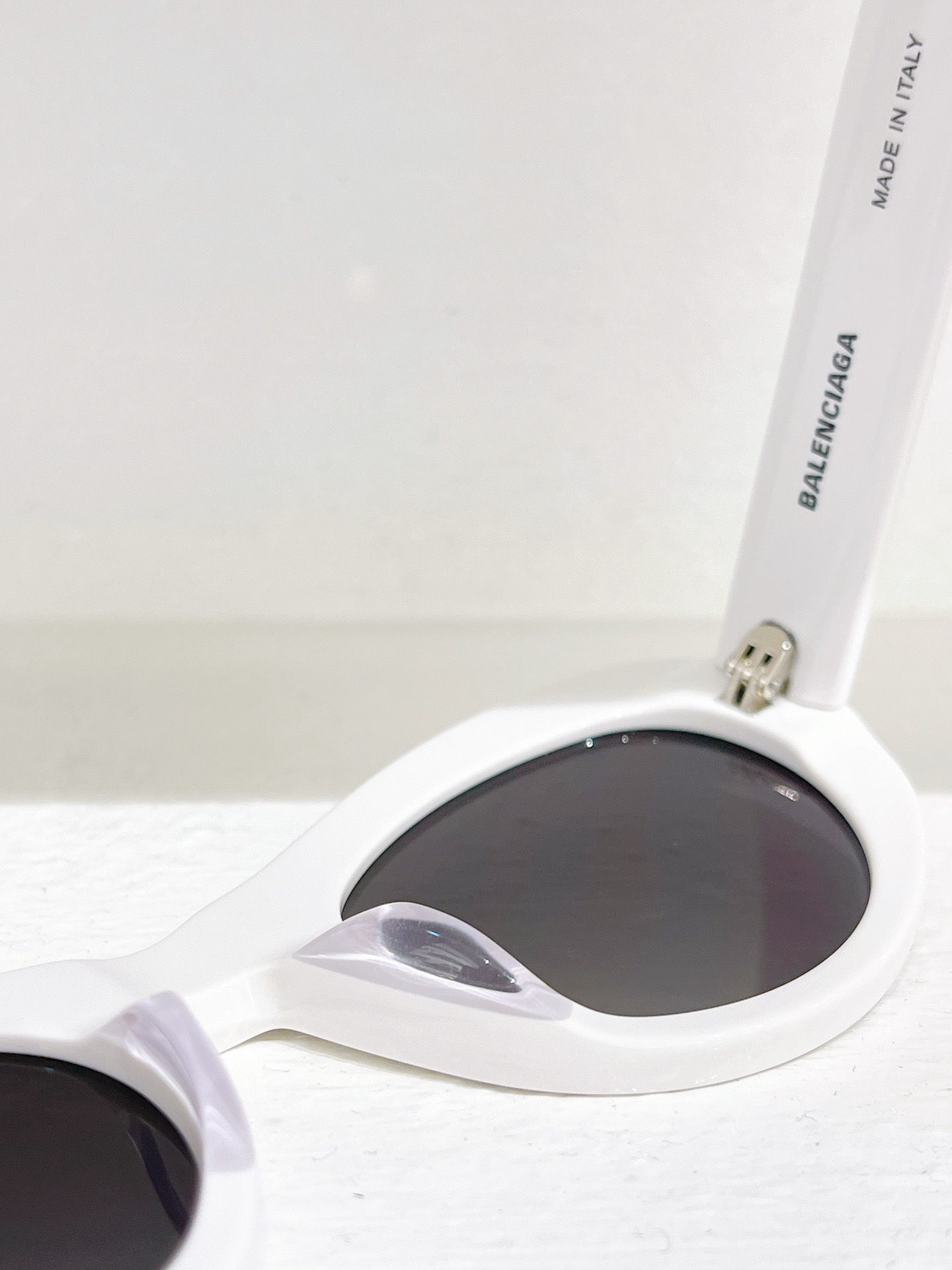 Top Quality B*alenciaga Glasses