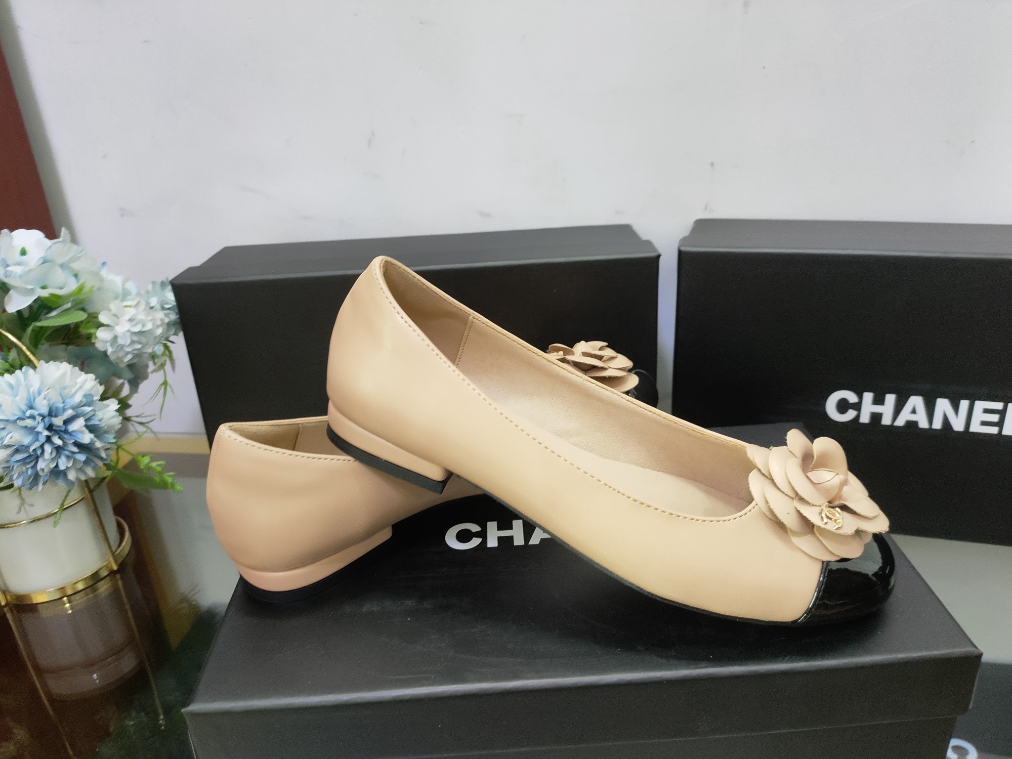 Women Top Quality C*hanel shoes