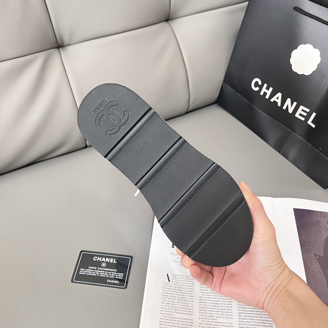 Women Top Quality C*hanel shoes