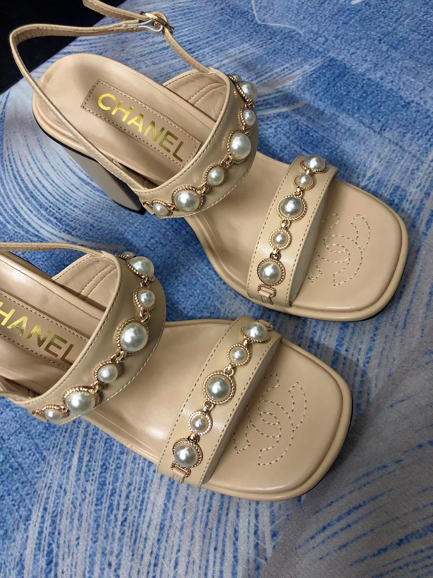 Women Top Quality C*hanel shoes