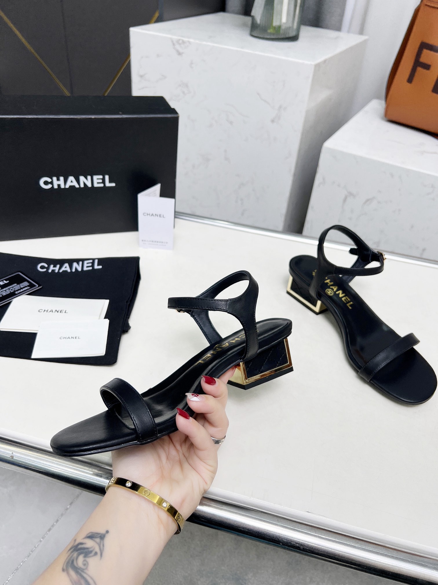 Women Top Quality C*hanel shoes