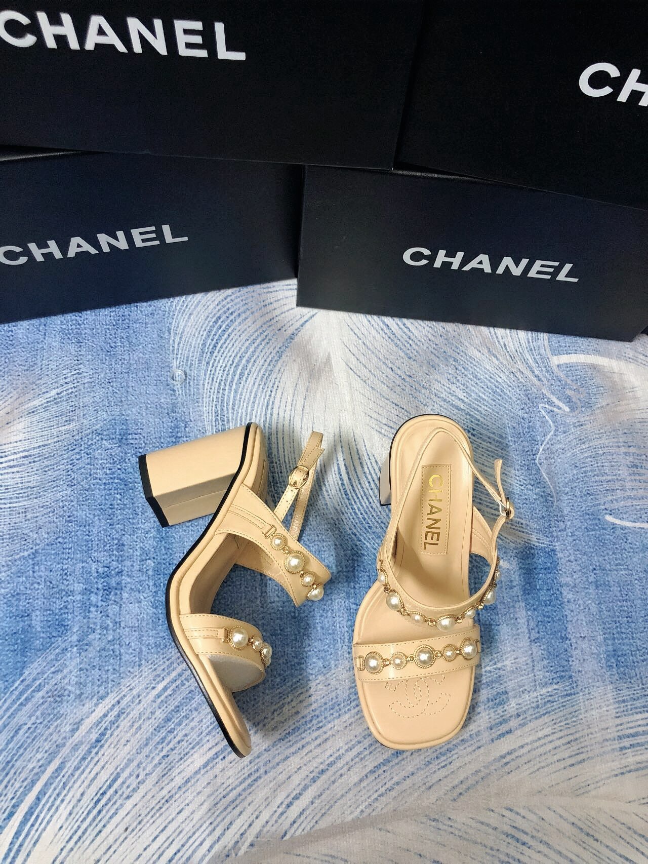 Women Top Quality C*hanel shoes