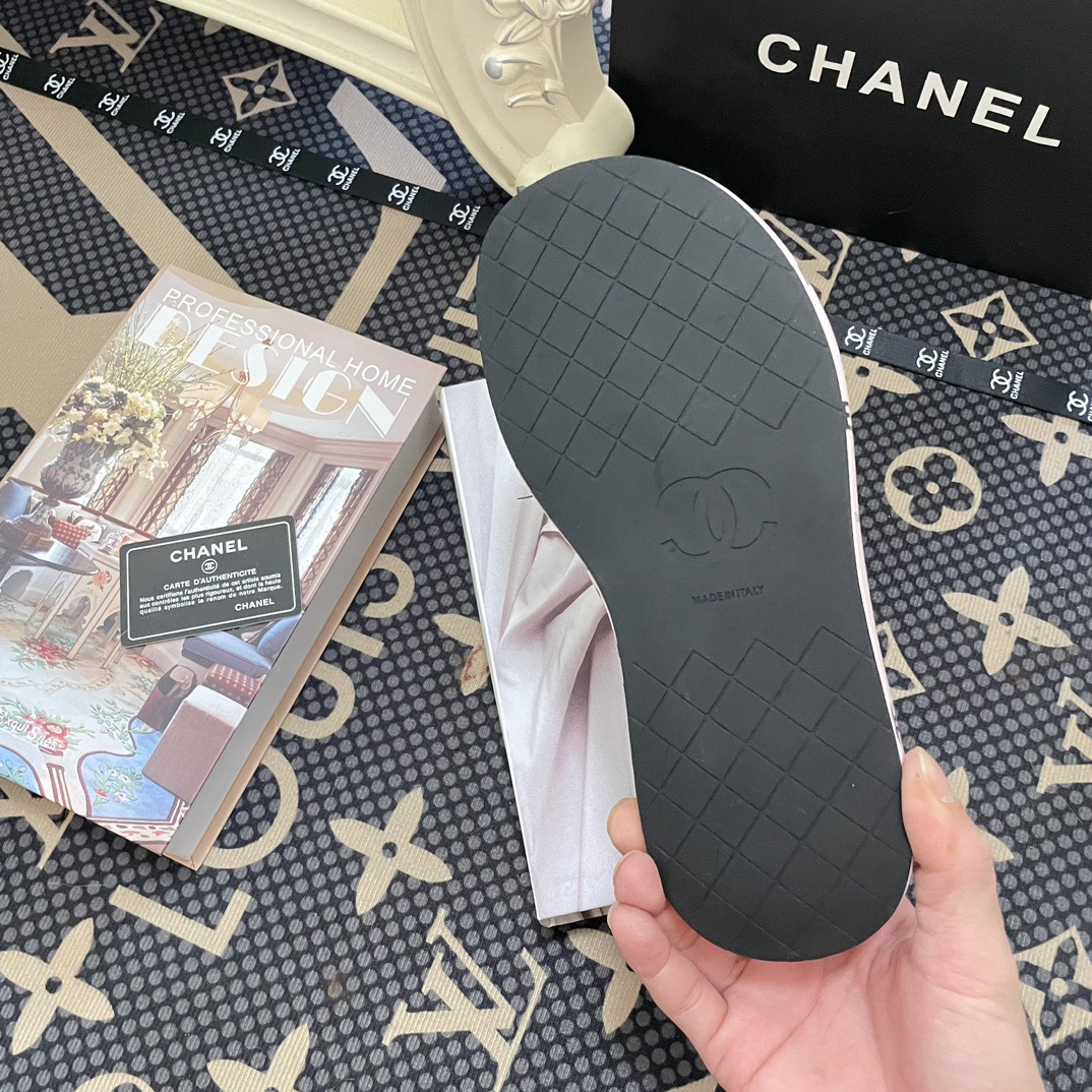 Women Top Quality C*hanel shoes